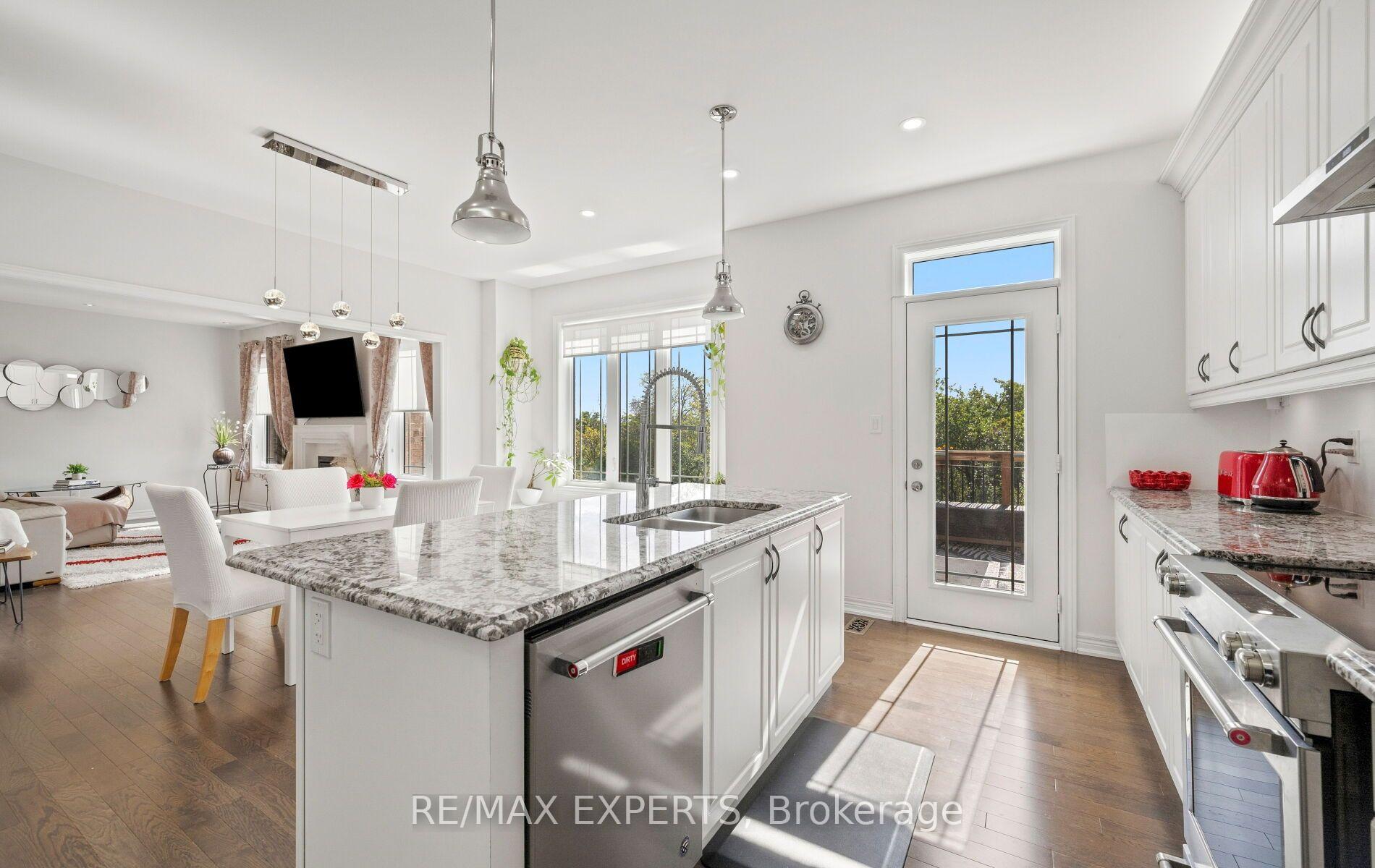 Photo 19 of 939 Green Street, Innisfil, Lefroy — HOMEH