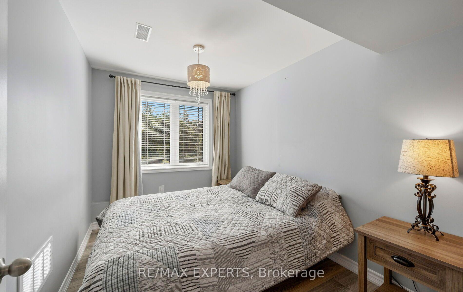 Photo 37 of 939 Green Street, Innisfil, Lefroy — HOMEH