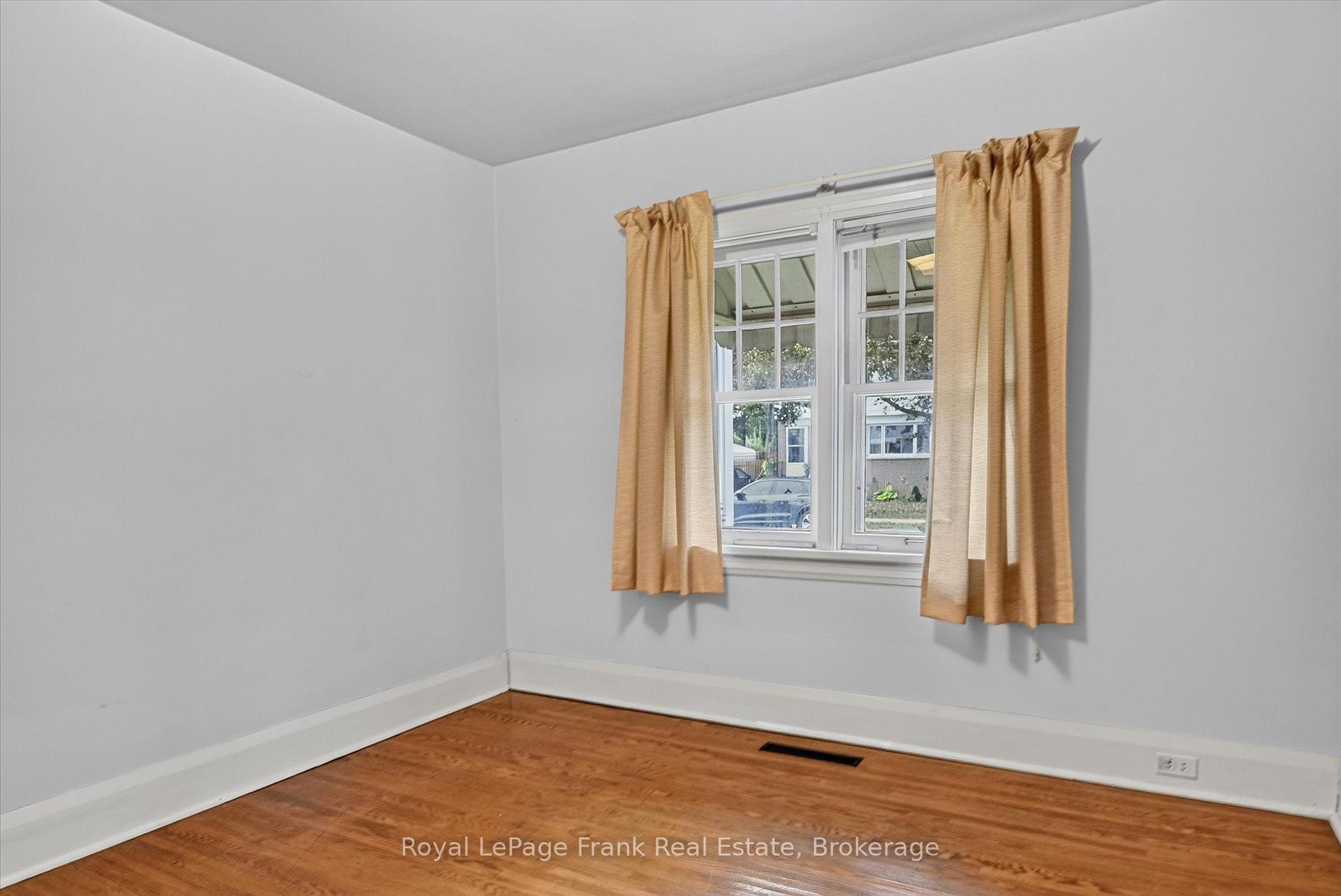 Photo 22 of 466 Edison Avenue, Peterborough, Otonabee Ward 1 — HOMEH