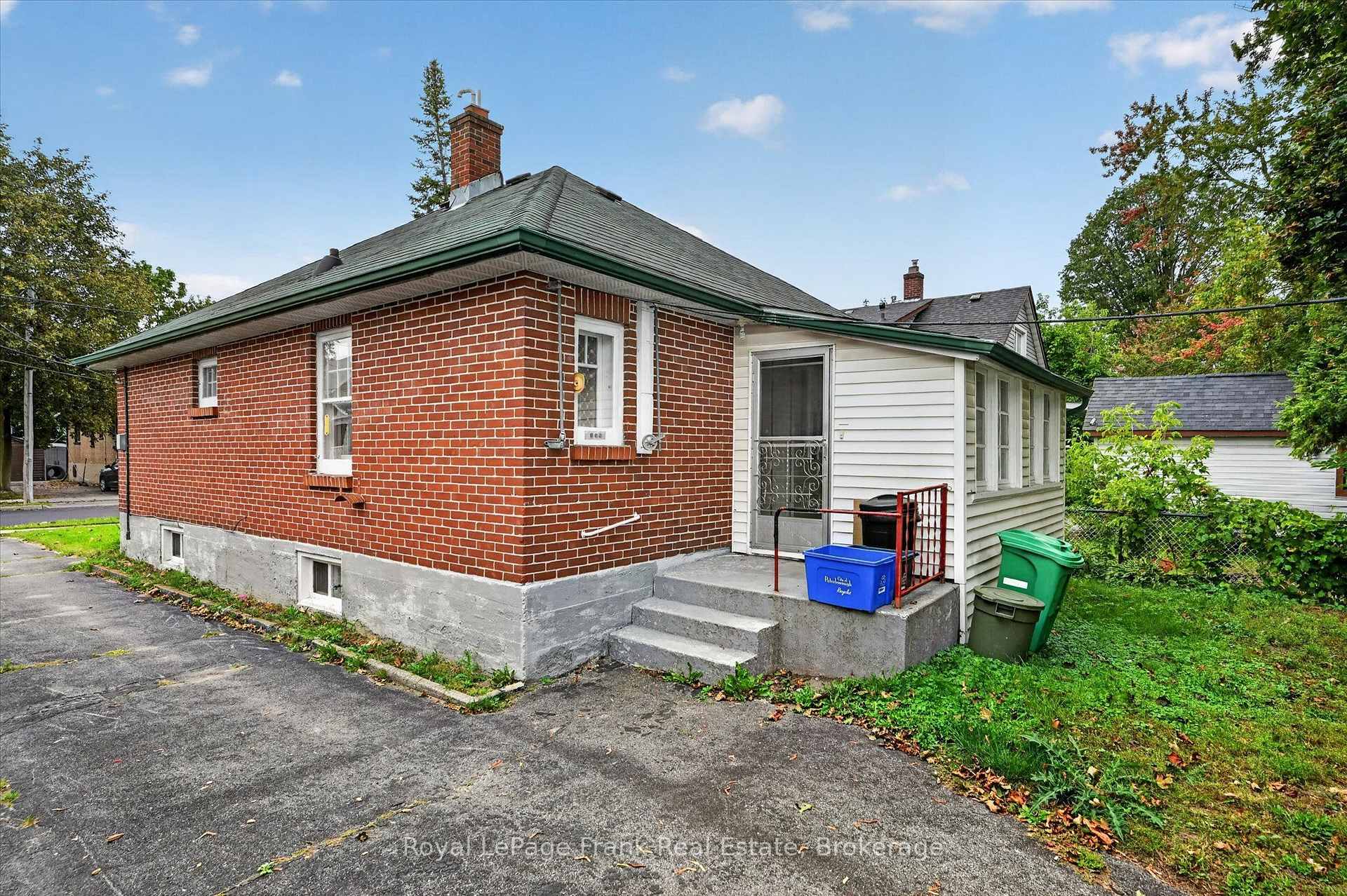 Photo 33 of 466 Edison Avenue, Peterborough, Otonabee Ward 1 — HOMEH