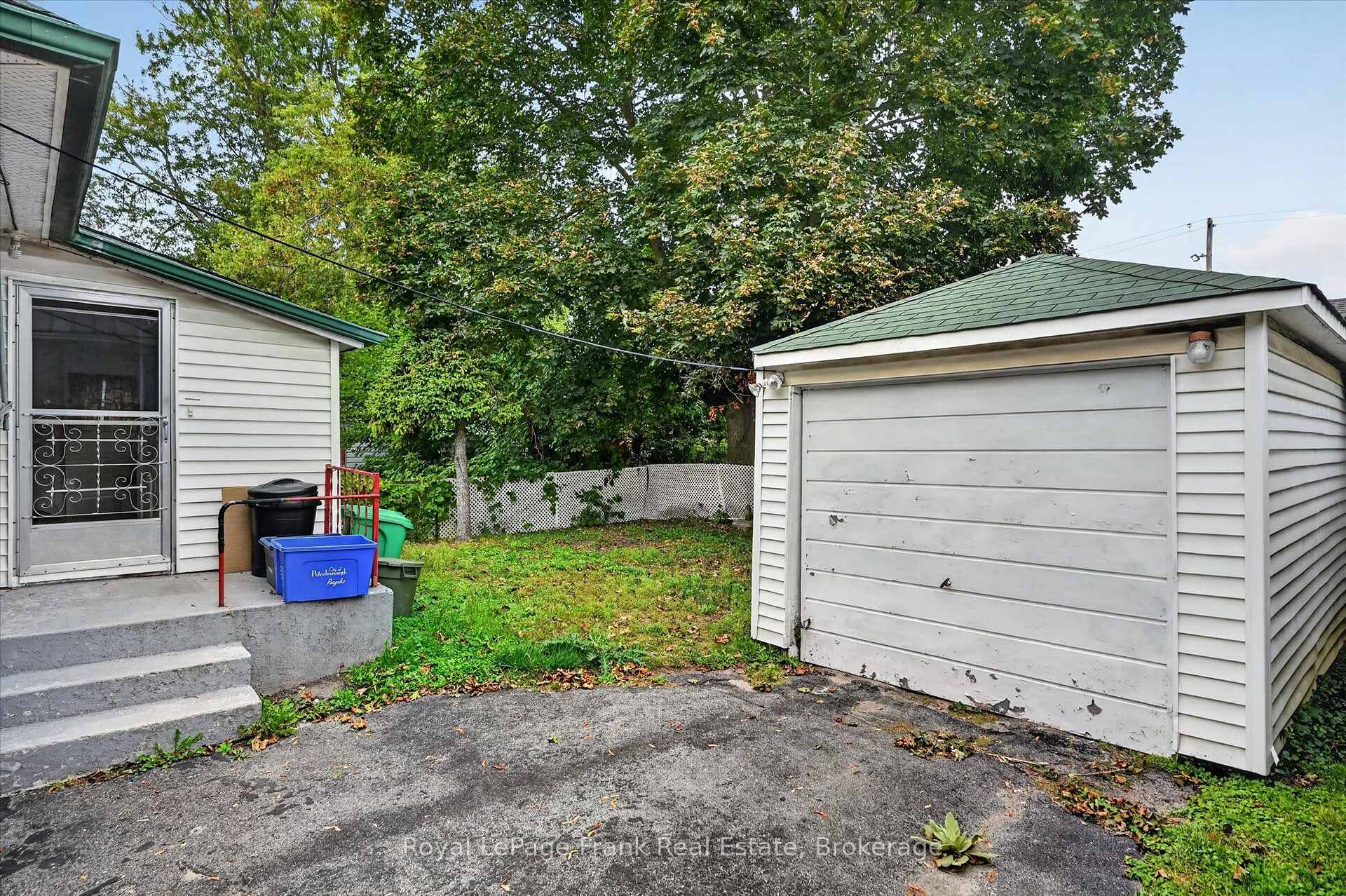 Photo 34 of 466 Edison Avenue, Peterborough, Otonabee Ward 1 — HOMEH