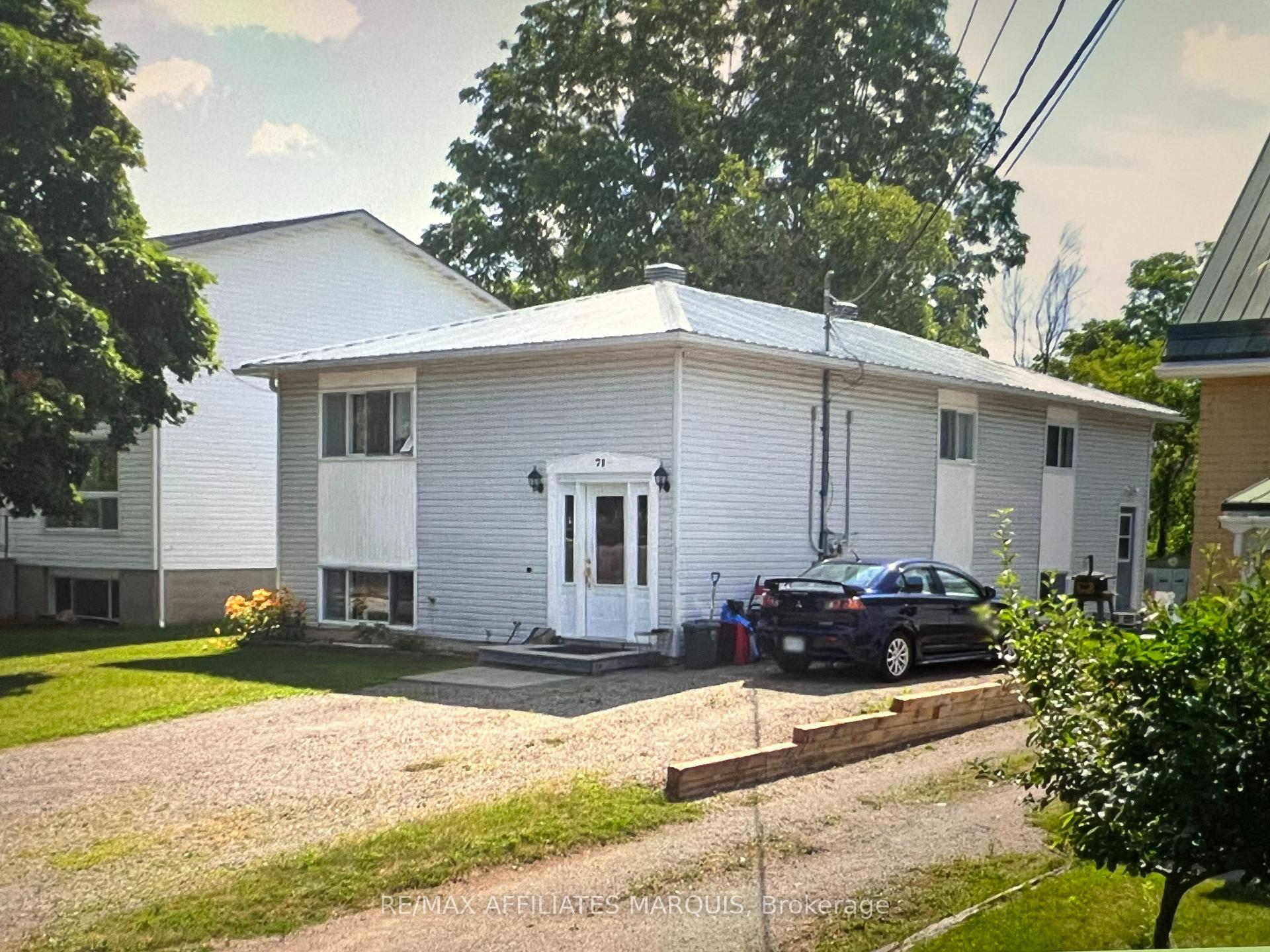 Photo 3 of 71 Stephen Street, Smiths Falls, Smiths Falls — HOMEH