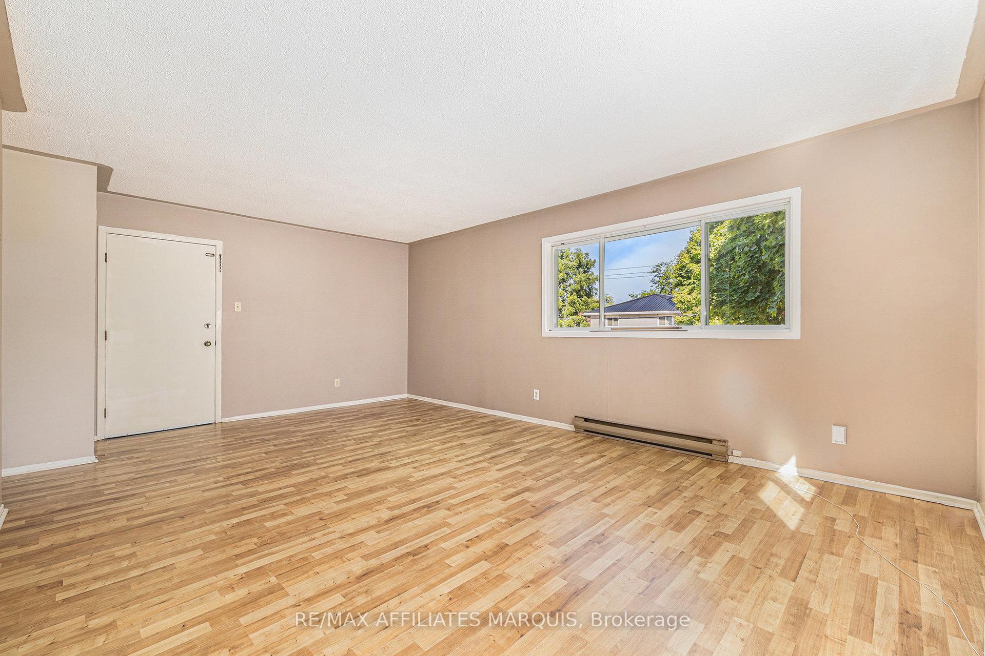 Photo 10 of 71 Stephen Street, Smiths Falls, Smiths Falls — HOMEH