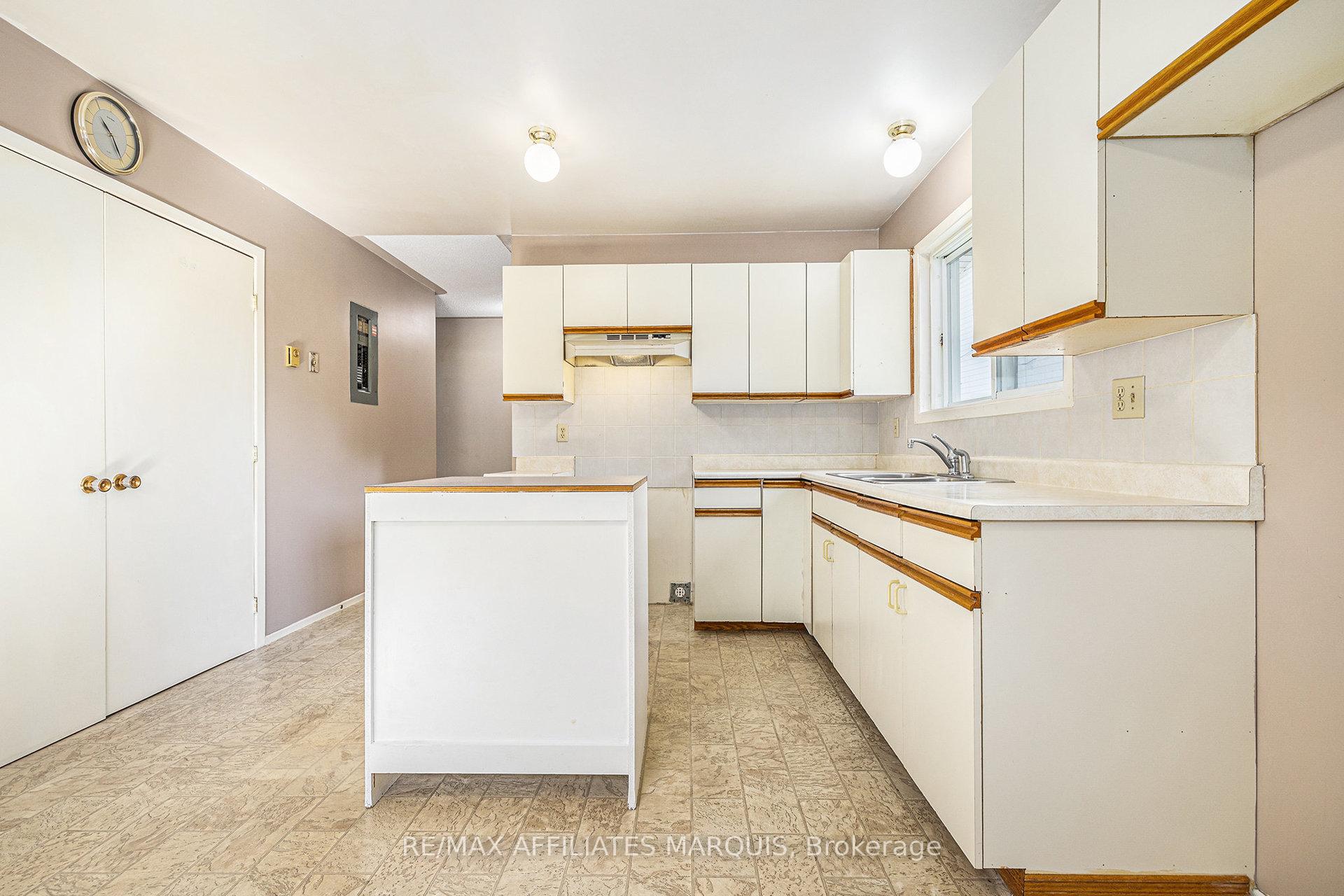 Photo 15 of 71 Stephen Street, Smiths Falls, Smiths Falls — HOMEH