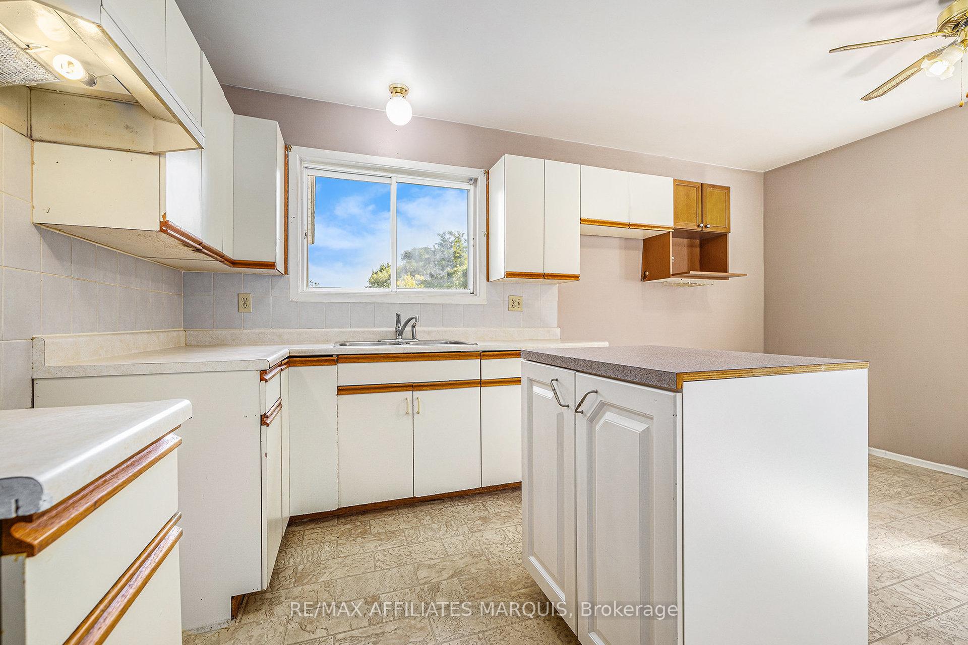 Photo 16 of 71 Stephen Street, Smiths Falls, Smiths Falls — HOMEH