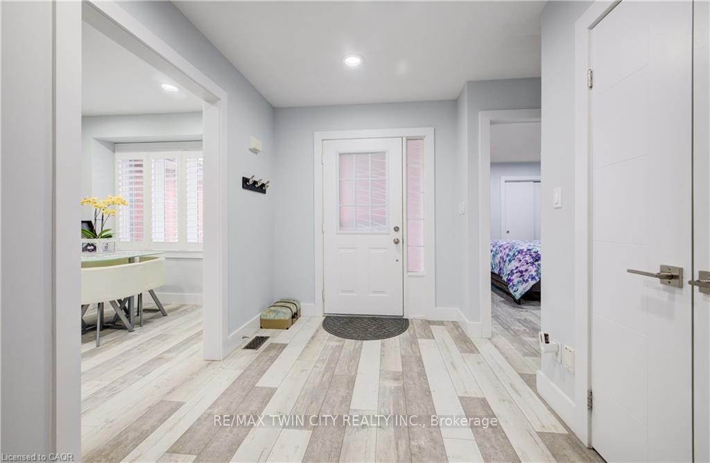 Photo 4 of Unit 18, 10 Isherwood Avenue, Cambridge, Galt City Centre — HOMEH