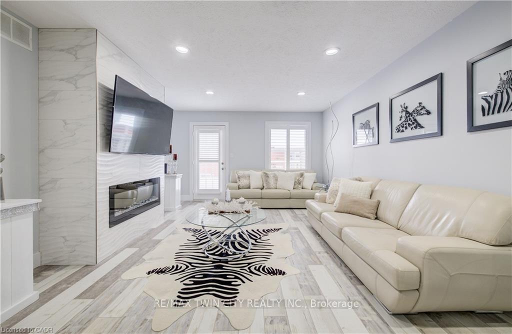 Photo 9 of Unit 18, 10 Isherwood Avenue, Cambridge, Galt City Centre — HOMEH
