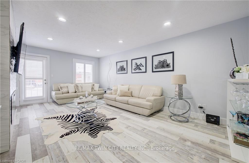 Photo 8 of Unit 18, 10 Isherwood Avenue, Cambridge, Galt City Centre — HOMEH