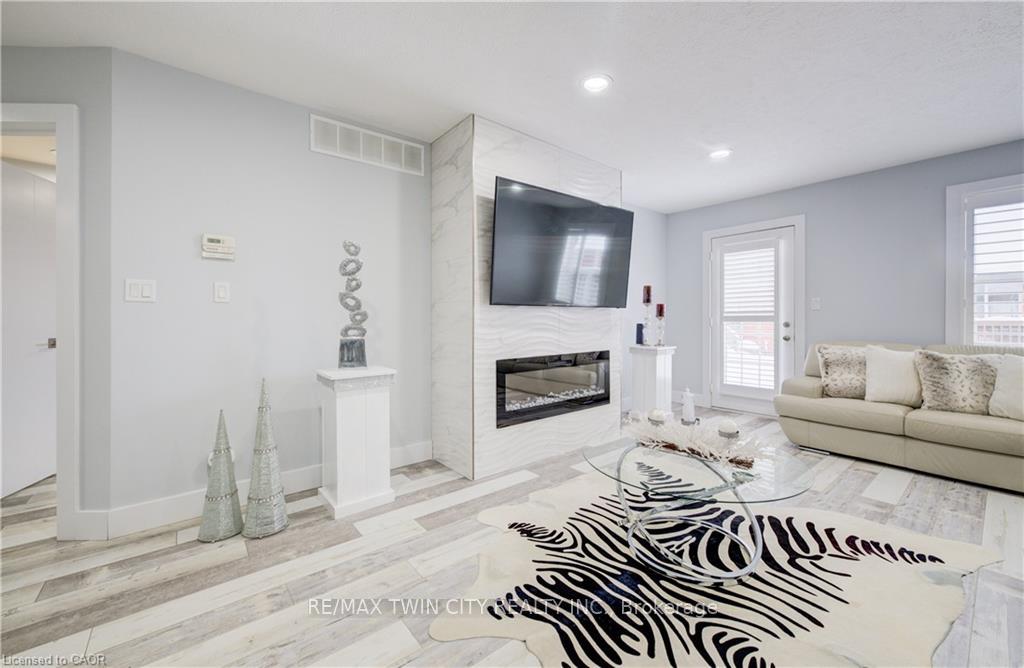 Photo 10 of Unit 18, 10 Isherwood Avenue, Cambridge, Galt City Centre — HOMEH