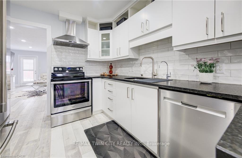 Photo 16 of Unit 18, 10 Isherwood Avenue, Cambridge, Galt City Centre — HOMEH