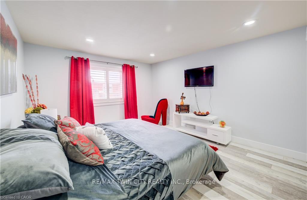 Photo 26 of Unit 18, 10 Isherwood Avenue, Cambridge, Galt City Centre — HOMEH
