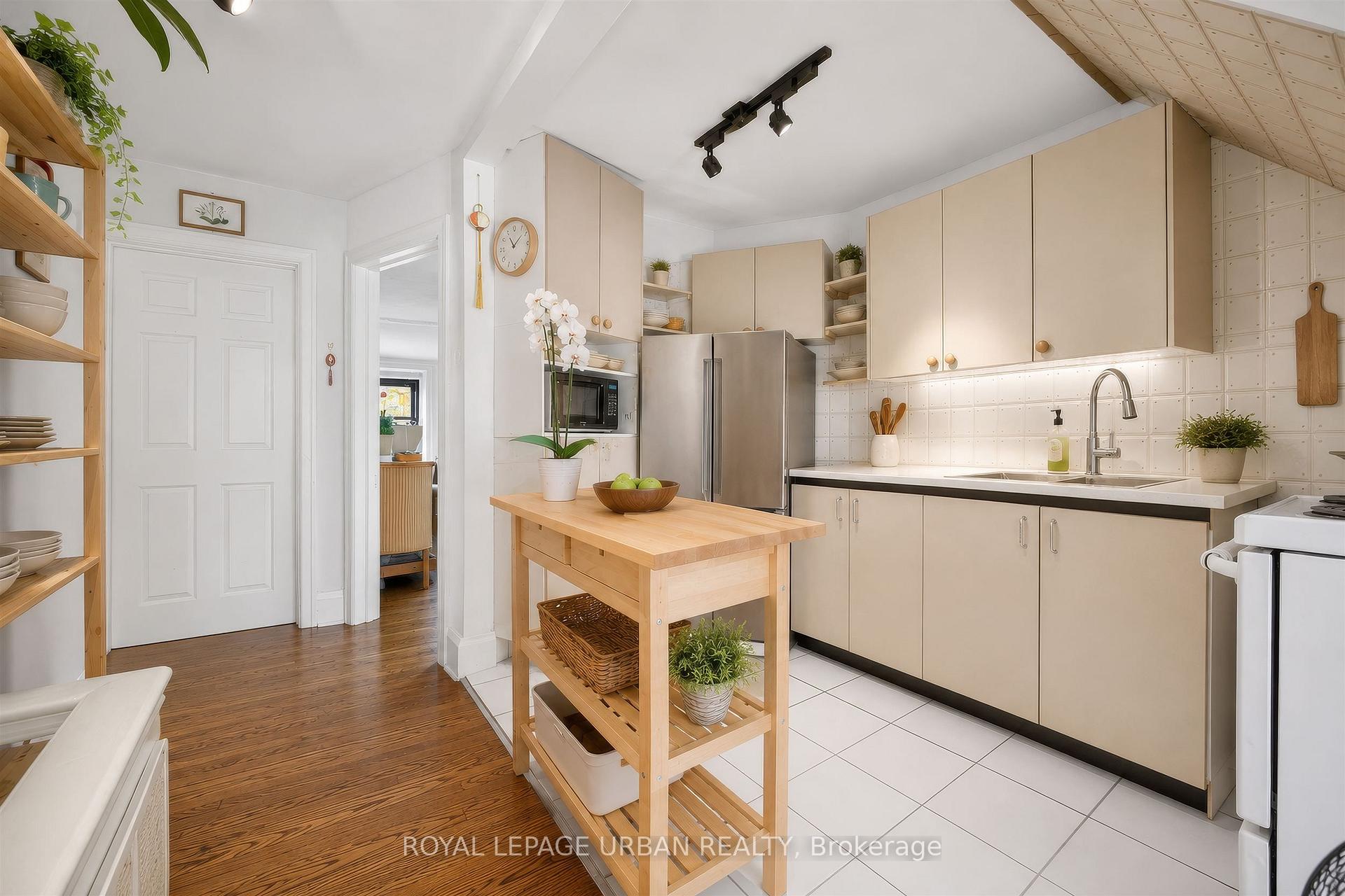 Photo 17 of 244 Indian Road, Toronto, High Park-Swansea — HOMEH