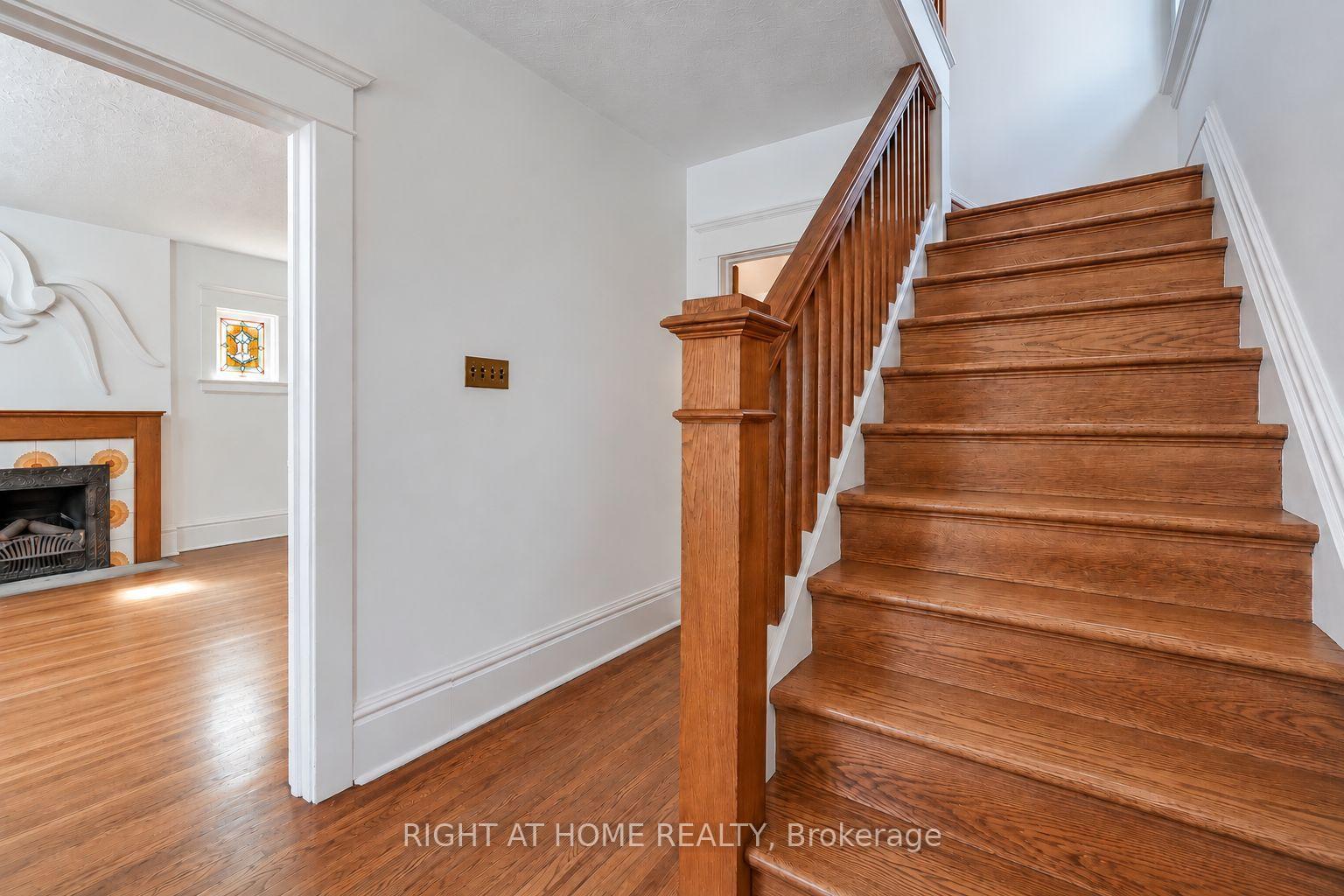 Photo 6 of 32 Belcourt Road, Toronto, Mount Pleasant East — HOMEH