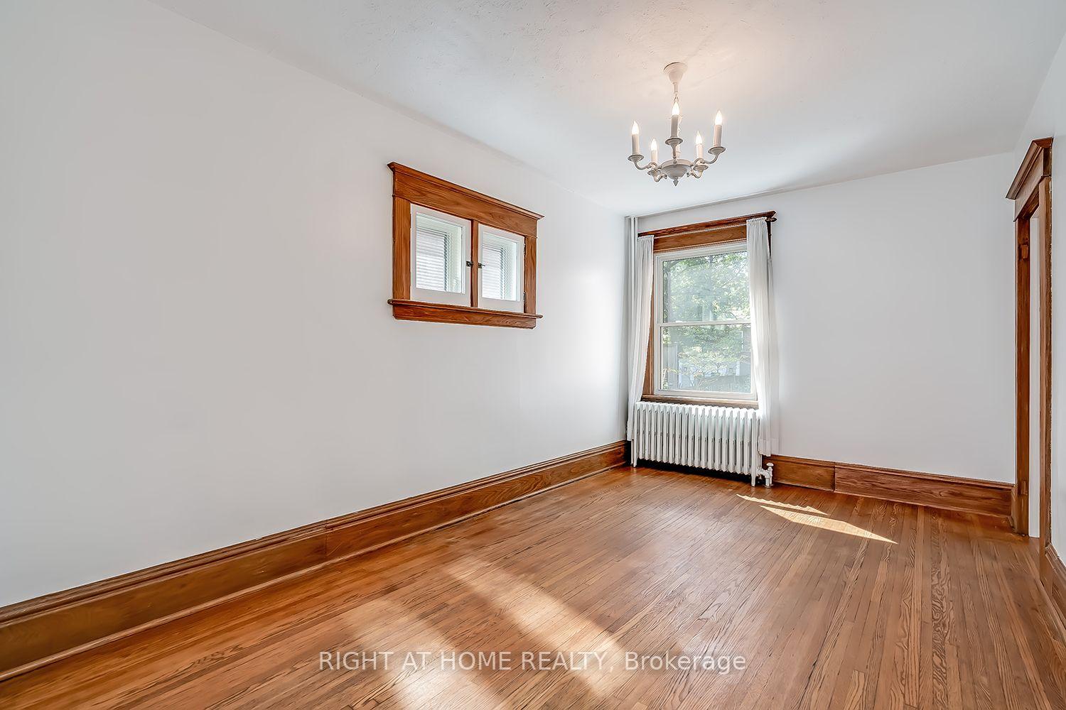 Photo 14 of 32 Belcourt Road, Toronto, Mount Pleasant East — HOMEH