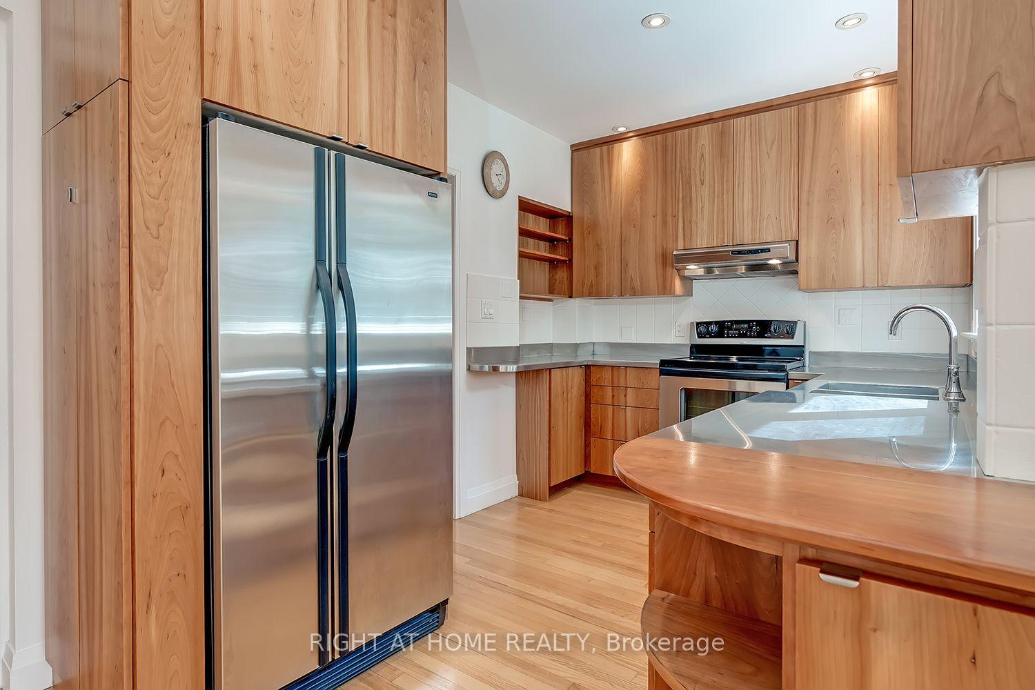 Photo 20 of 32 Belcourt Road, Toronto, Mount Pleasant East — HOMEH