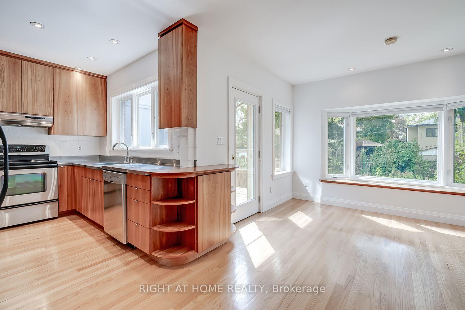Photo 21 of 32 Belcourt Road, Toronto, Mount Pleasant East — HOMEH