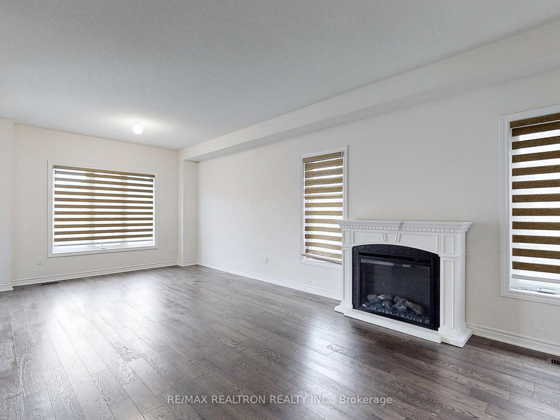 Photo 3 of 30 Jardine Street, Brock, Beaverton — HOMEH