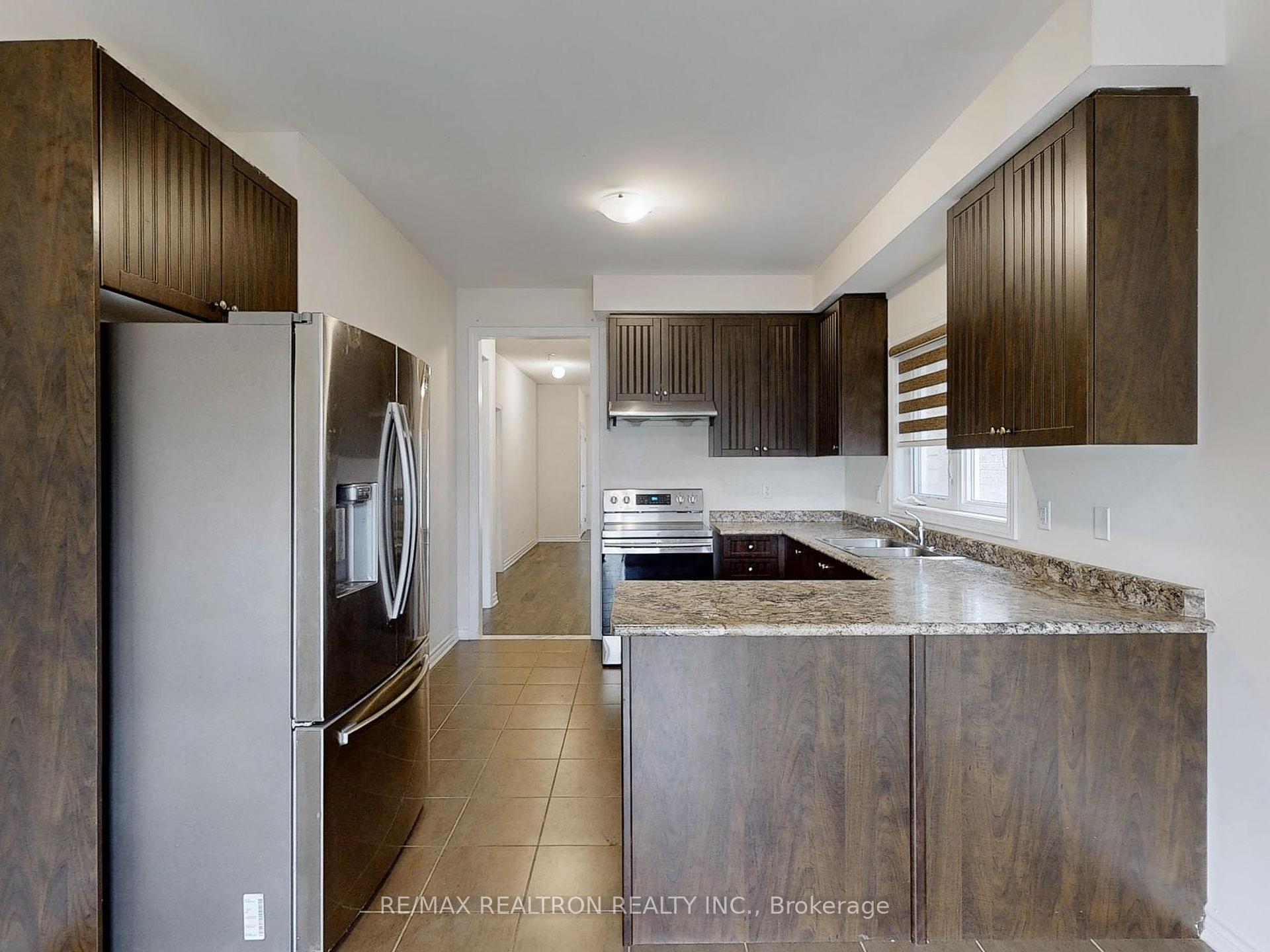 Photo 8 of 30 Jardine Street, Brock, Beaverton — HOMEH