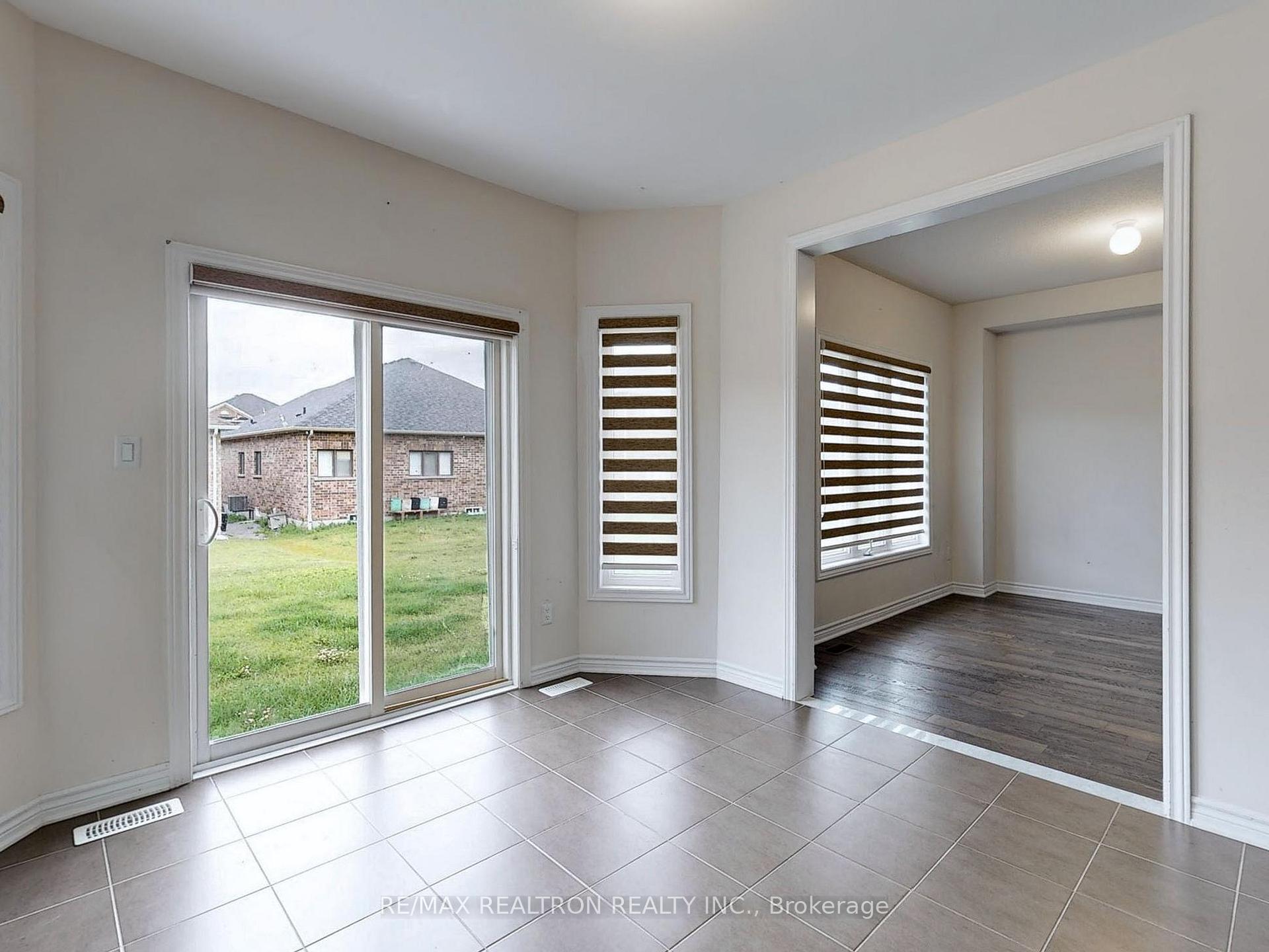 Photo 11 of 30 Jardine Street, Brock, Beaverton — HOMEH