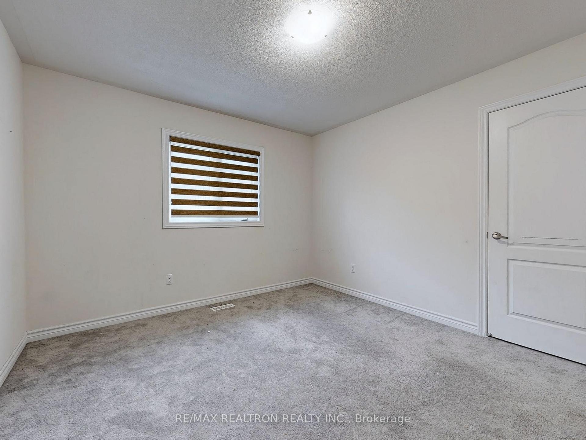 Photo 25 of 30 Jardine Street, Brock, Beaverton — HOMEH