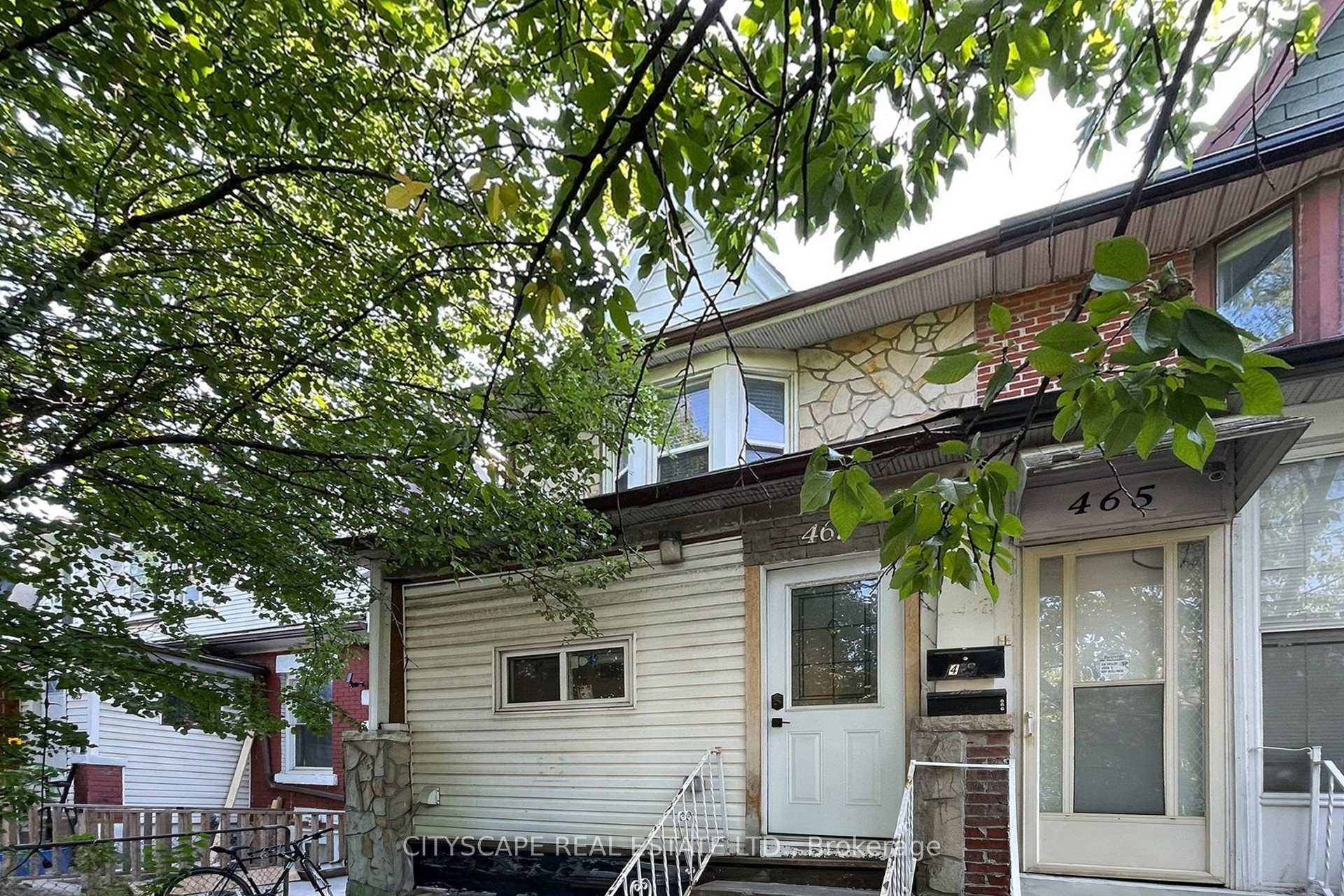 Photo of 467 Keele Street