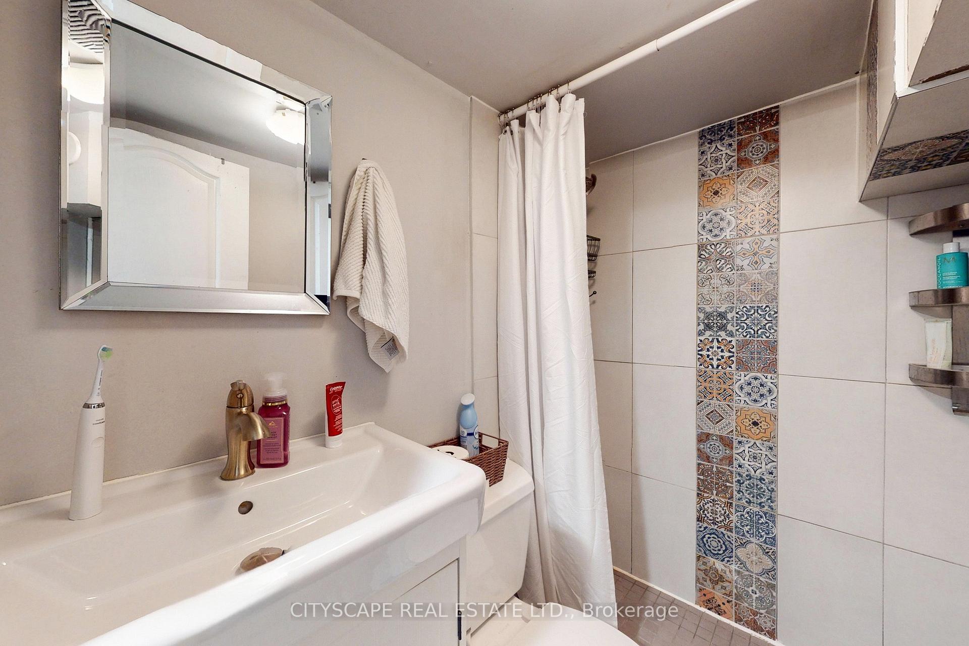 Photo 31 of 467 Keele Street, Toronto, Junction Area — HOMEH