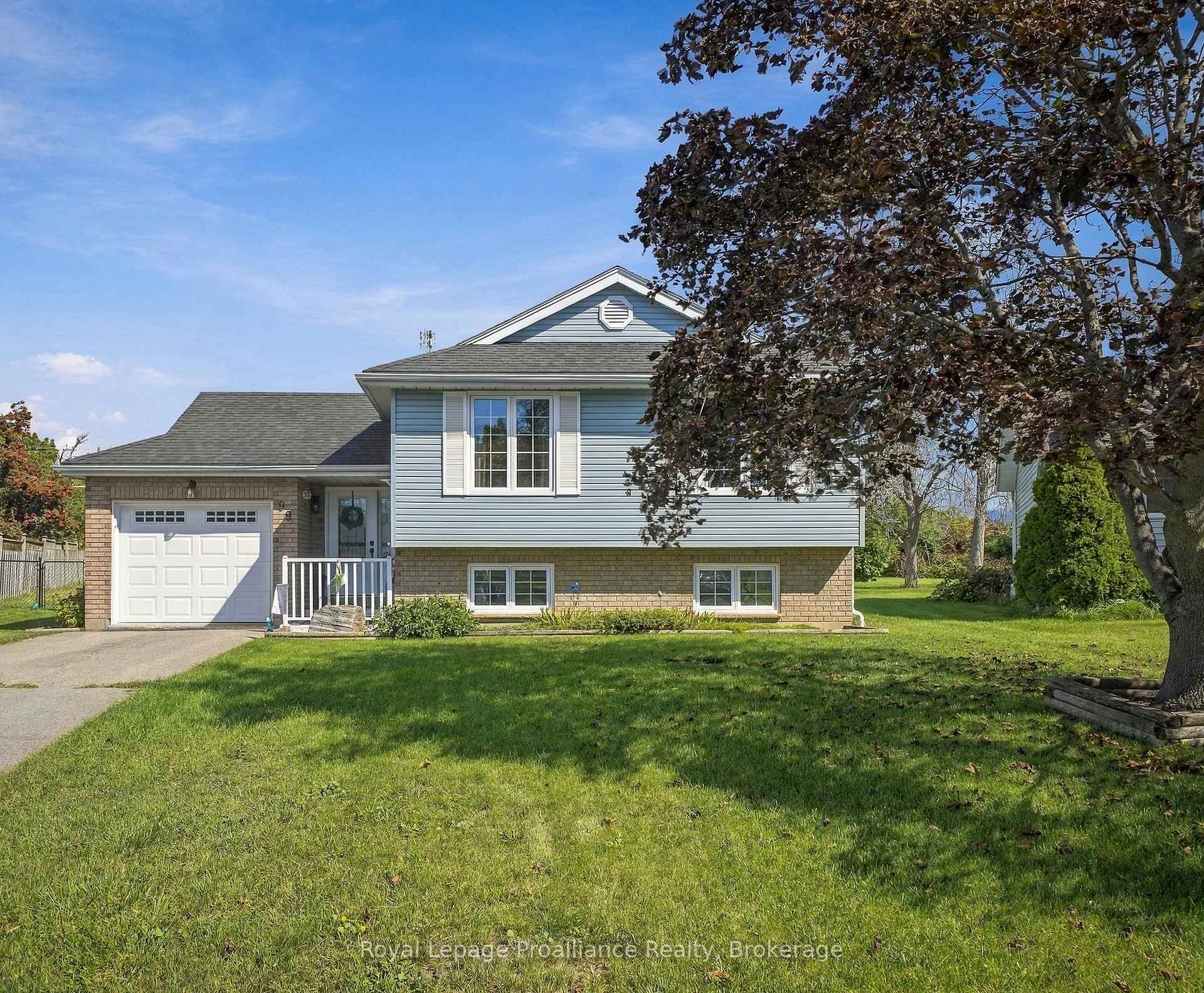 Photo 2 of 99 Westwind Crescent, Prince Edward County, Wellington Ward — HOMEH