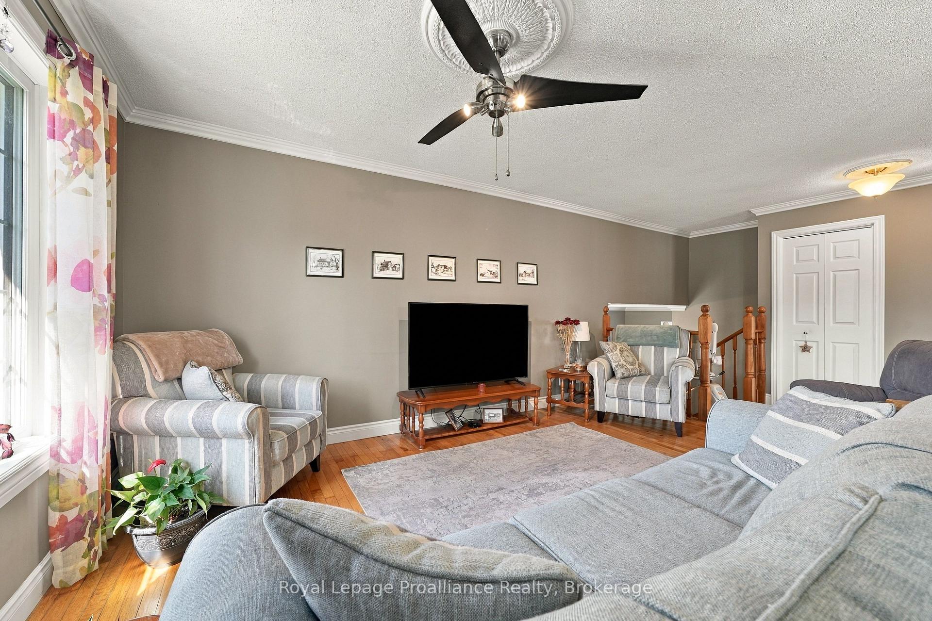 Photo 8 of 99 Westwind Crescent, Prince Edward County, Wellington Ward — HOMEH