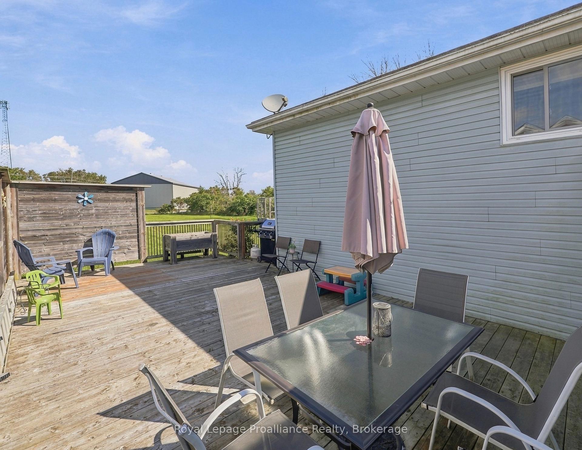 Photo 35 of 99 Westwind Crescent, Prince Edward County, Wellington Ward — HOMEH