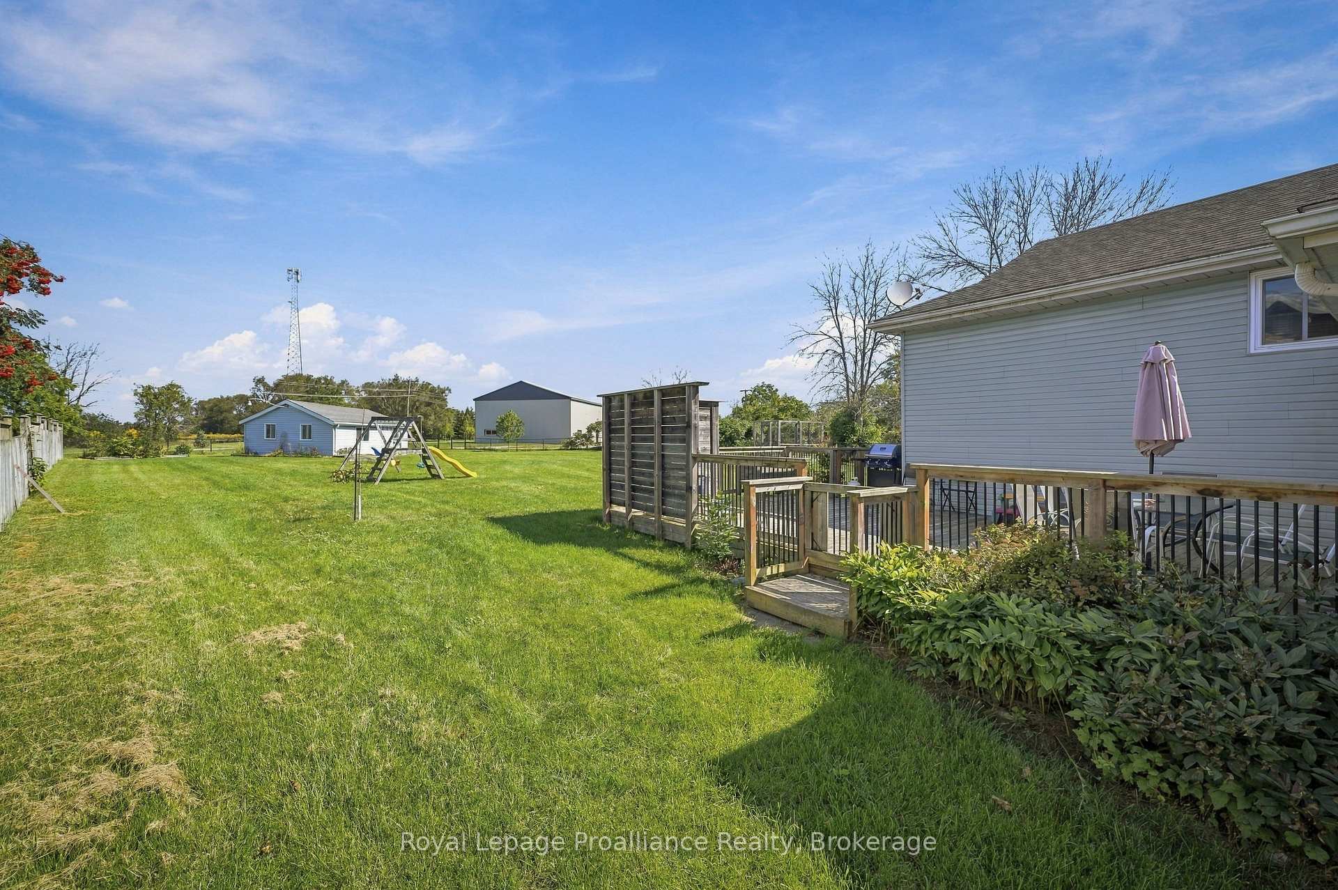 Photo 37 of 99 Westwind Crescent, Prince Edward County, Wellington Ward — HOMEH