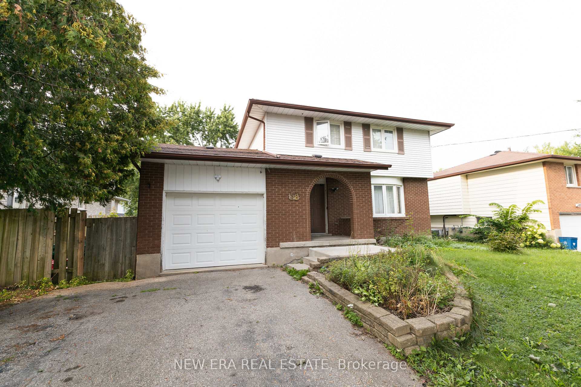 Photo 13 of 58 Amherst Drive, Kitchener, Lower Doon — HOMEH