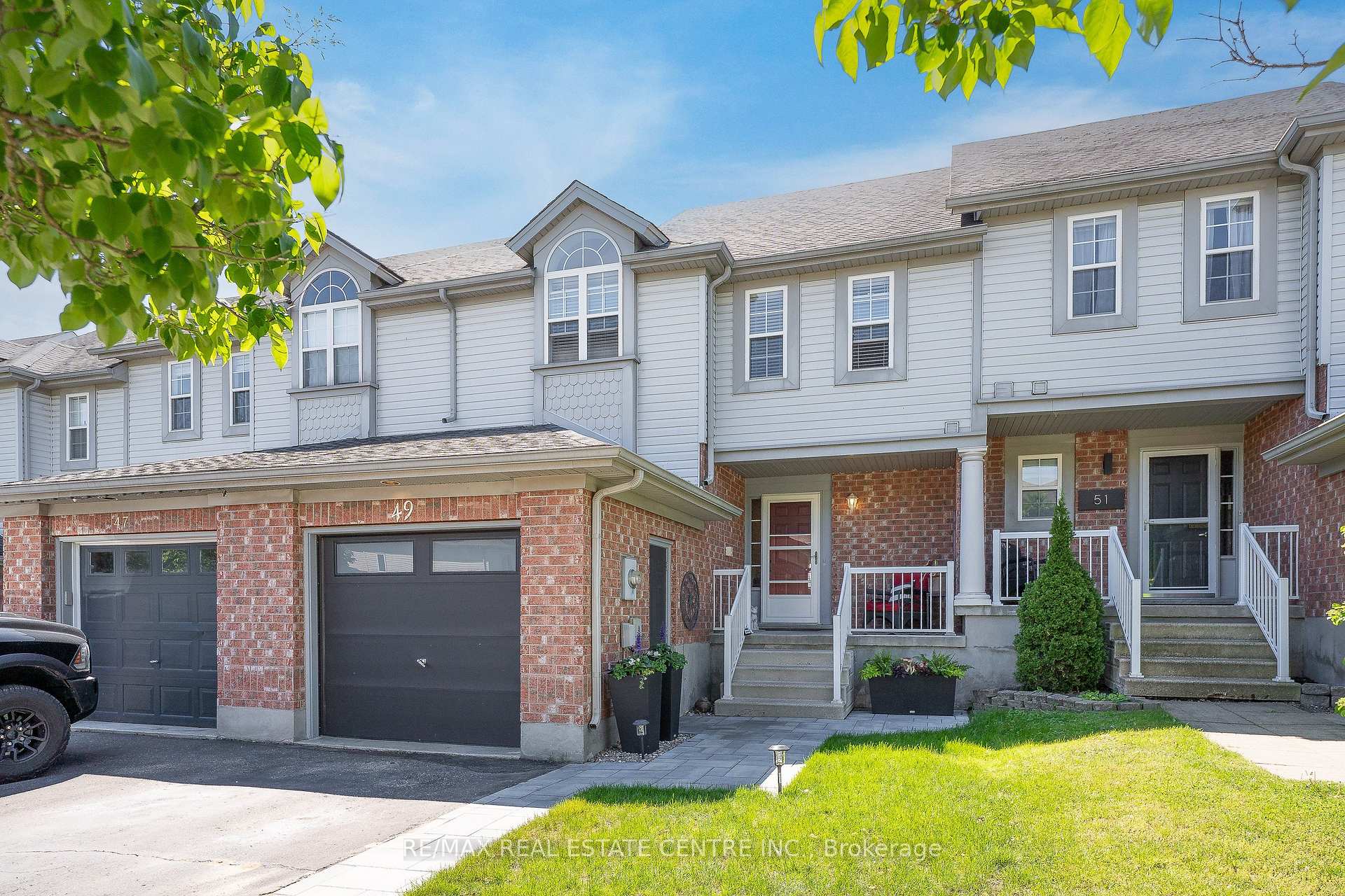Photo 2 of 49 Elma Place, Cambridge, Hespeler Village — HOMEH