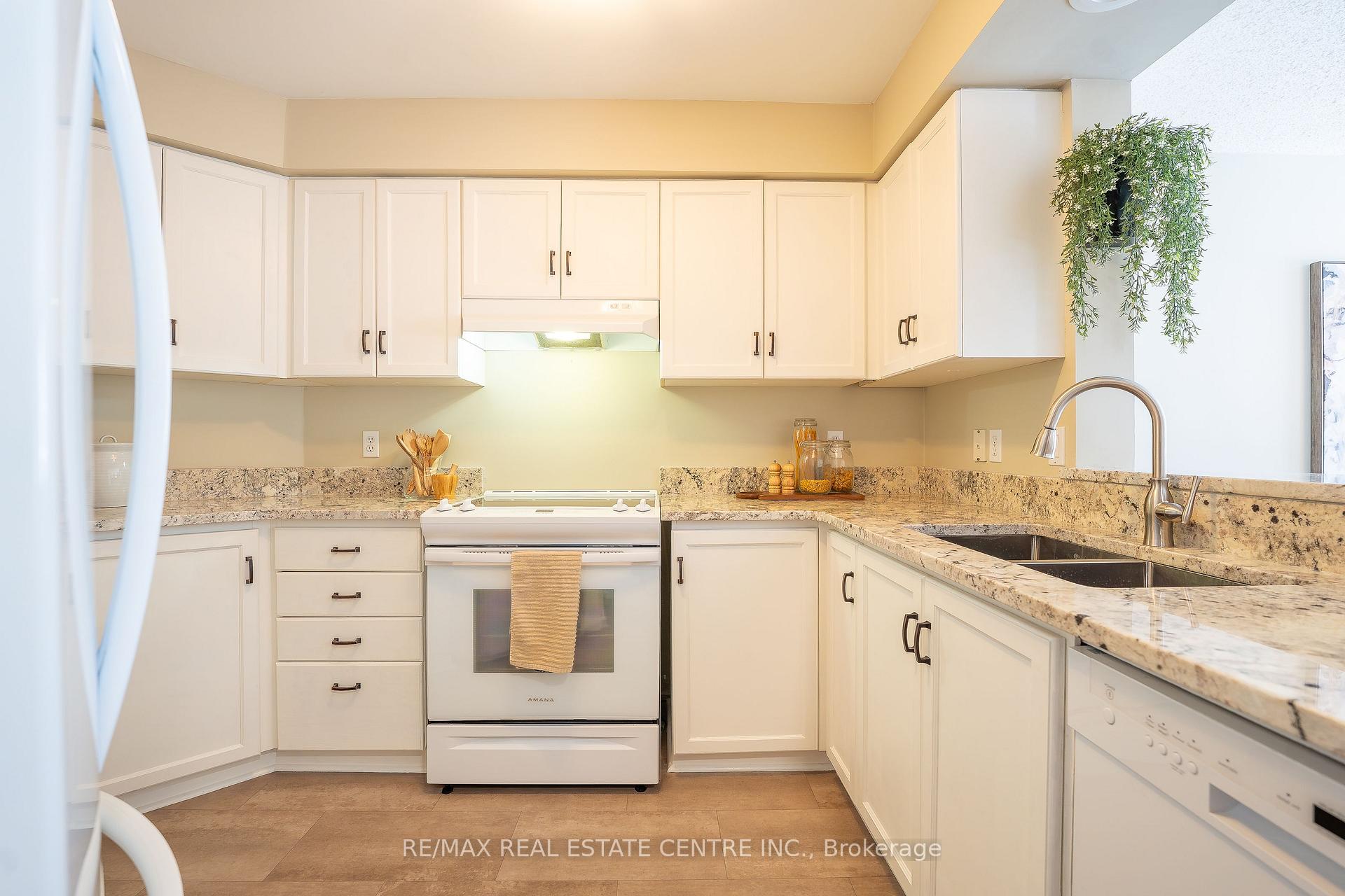 Photo 12 of 49 Elma Place, Cambridge, Hespeler Village — HOMEH