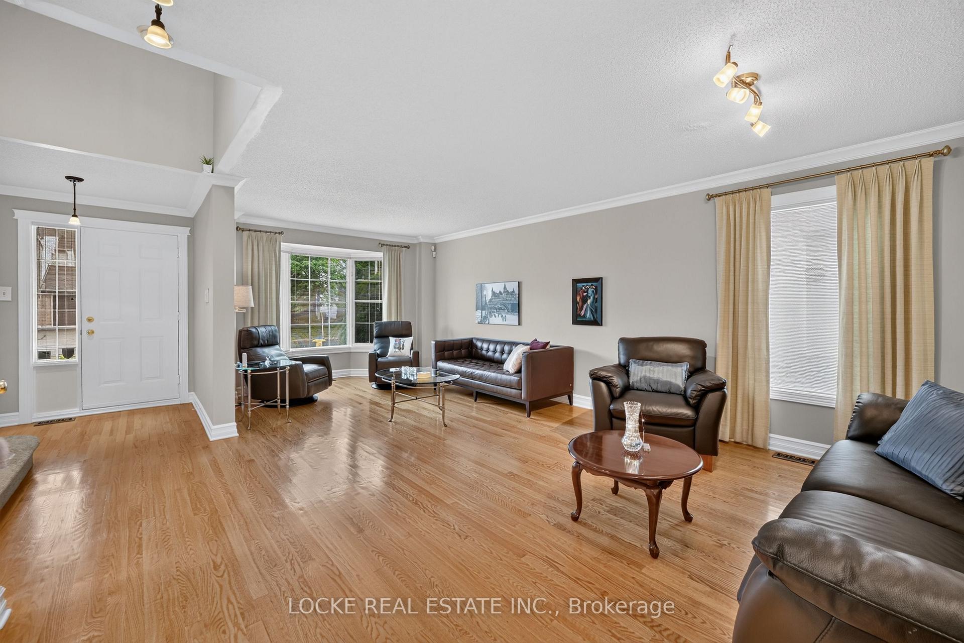Photo 4 of 5934 Gladewoods Place, Ottawa, Chapel Hill South - Orleans Village — HOMEH