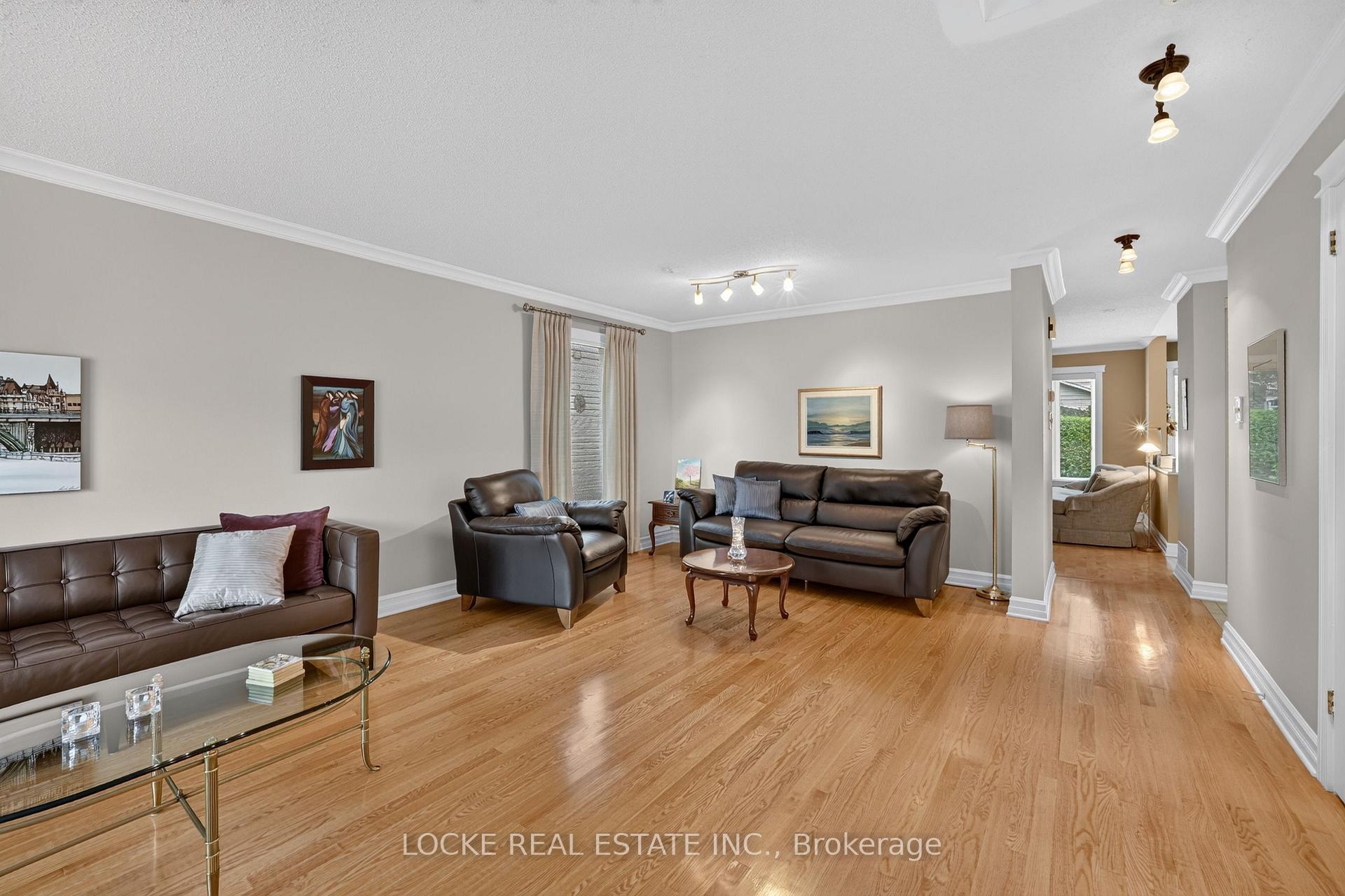 Photo 6 of 5934 Gladewoods Place, Ottawa, Chapel Hill South - Orleans Village — HOMEH