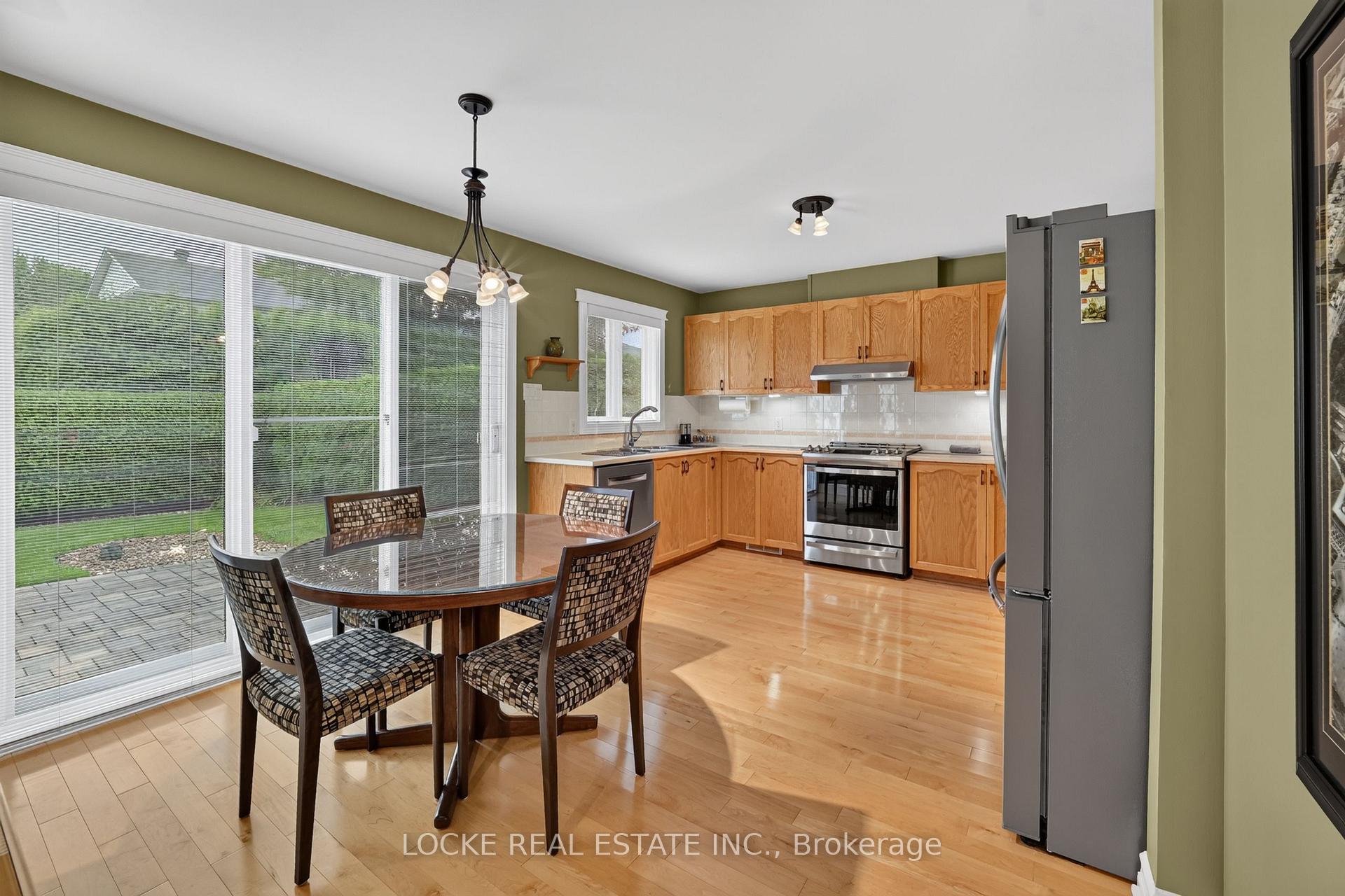 Photo 7 of 5934 Gladewoods Place, Ottawa, Chapel Hill South - Orleans Village — HOMEH