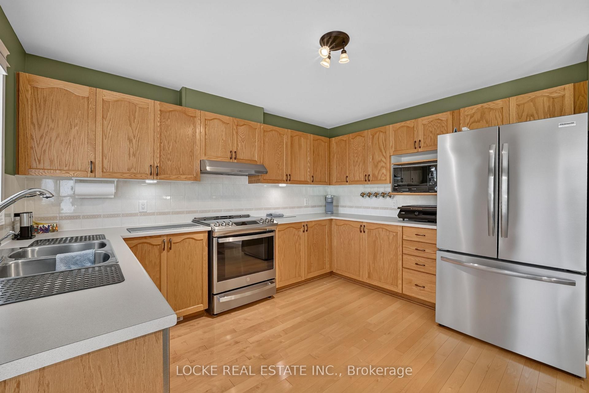 Photo 9 of 5934 Gladewoods Place, Ottawa, Chapel Hill South - Orleans Village — HOMEH