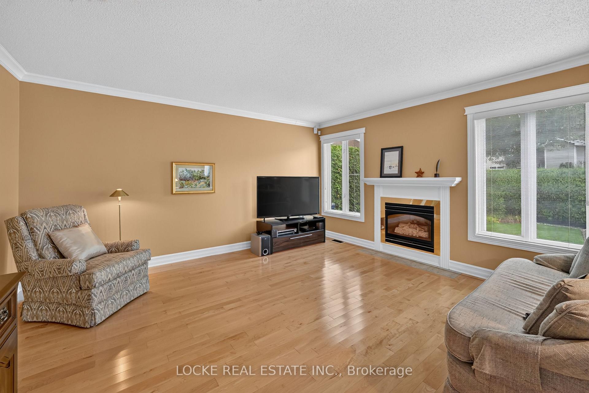 Photo 13 of 5934 Gladewoods Place, Ottawa, Chapel Hill South - Orleans Village — HOMEH