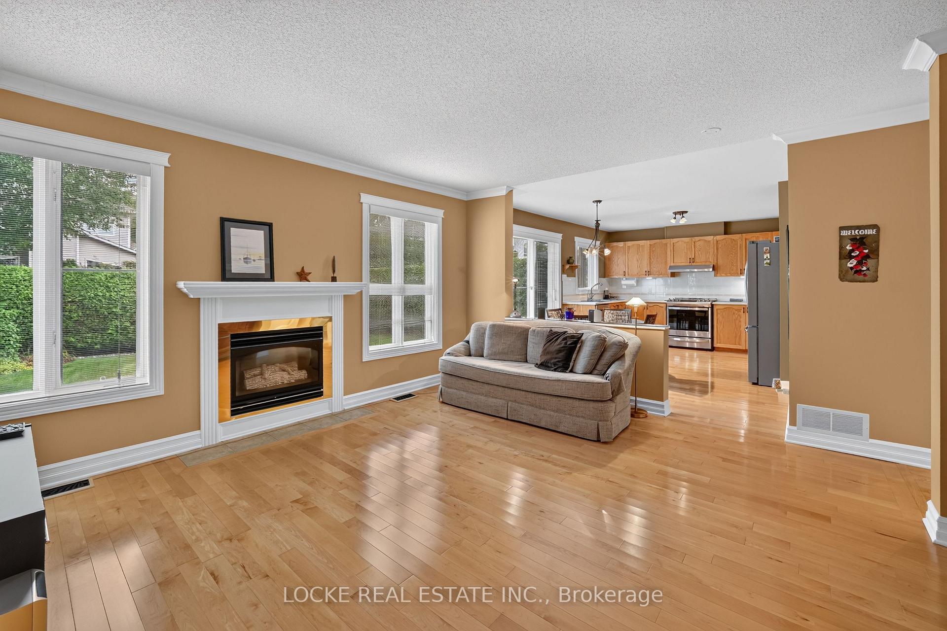 Photo 15 of 5934 Gladewoods Place, Ottawa, Chapel Hill South - Orleans Village — HOMEH