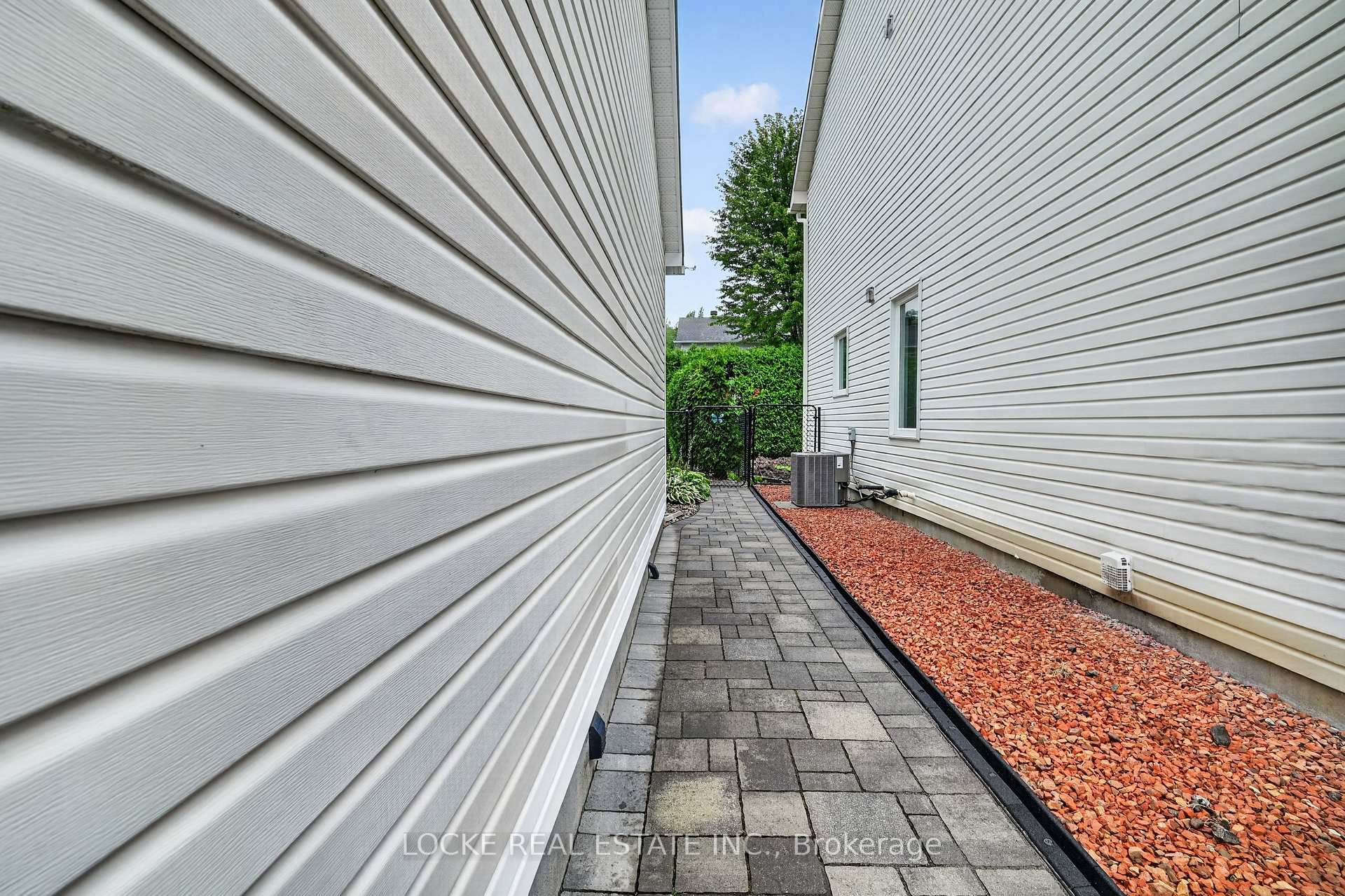 Photo 41 of 5934 Gladewoods Place, Ottawa, Chapel Hill South - Orleans Village — HOMEH