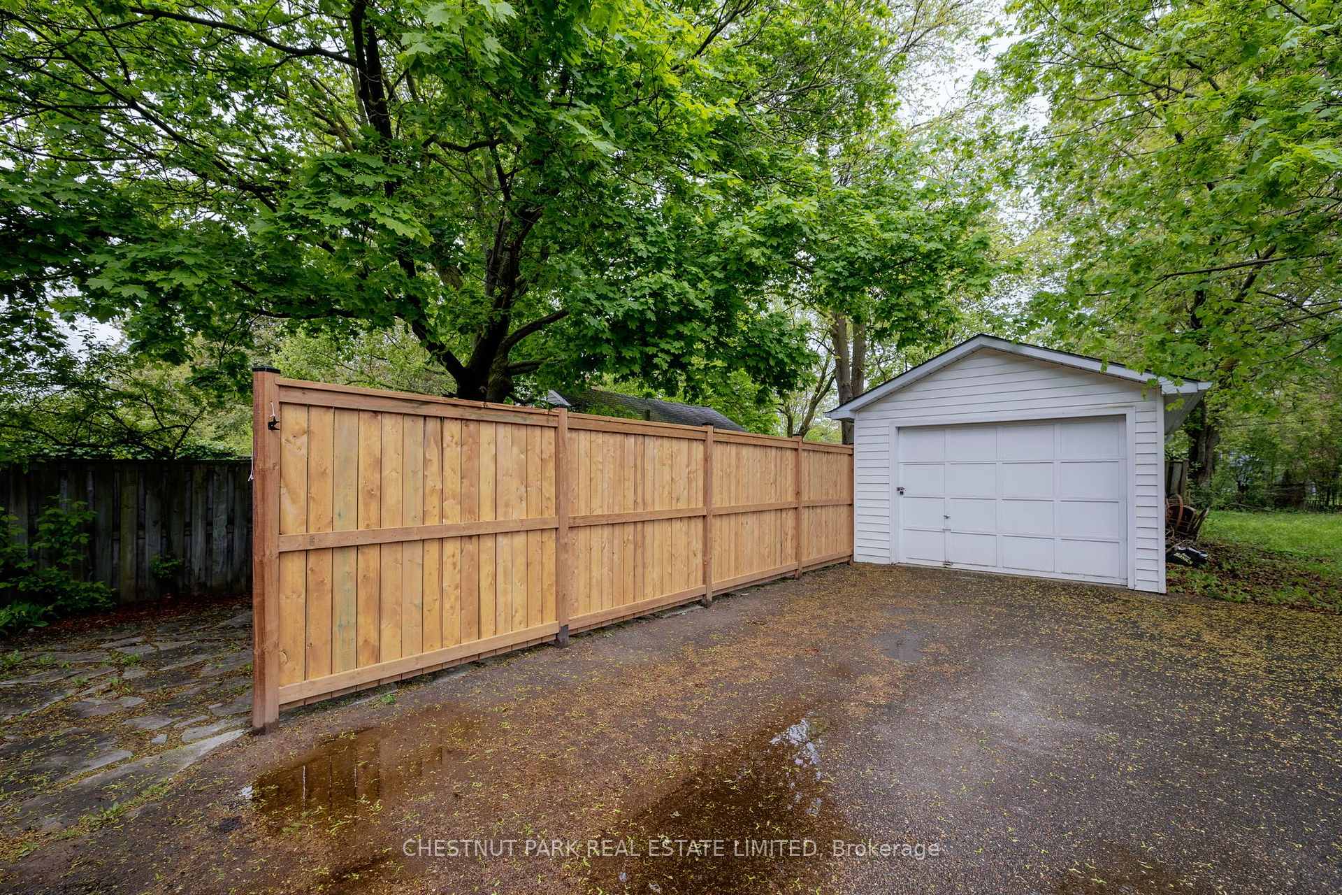 Photo 17 of 94 Briscoe Street E, London, South F — HOMEH