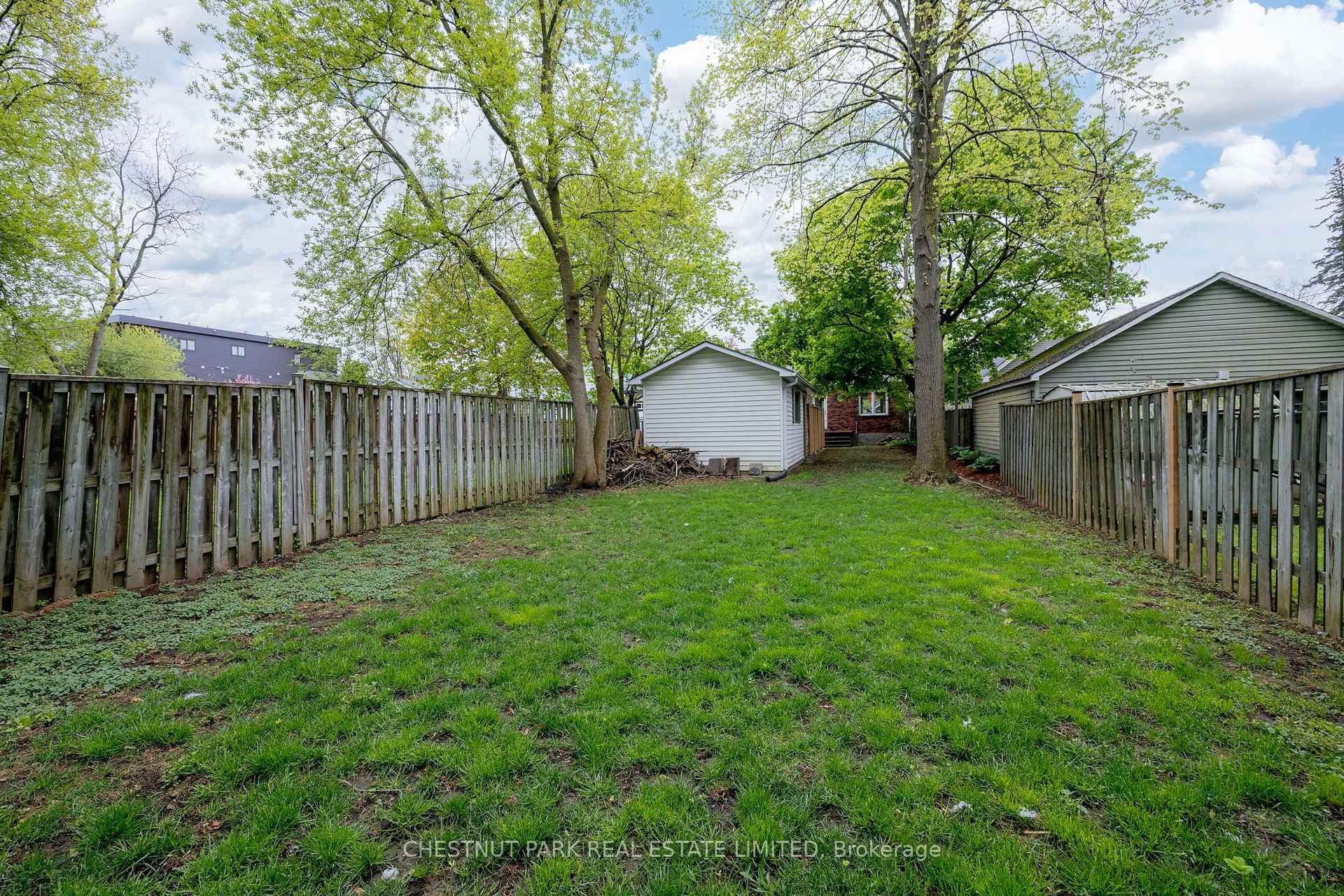 Photo 20 of 94 Briscoe Street E, London, South F — HOMEH