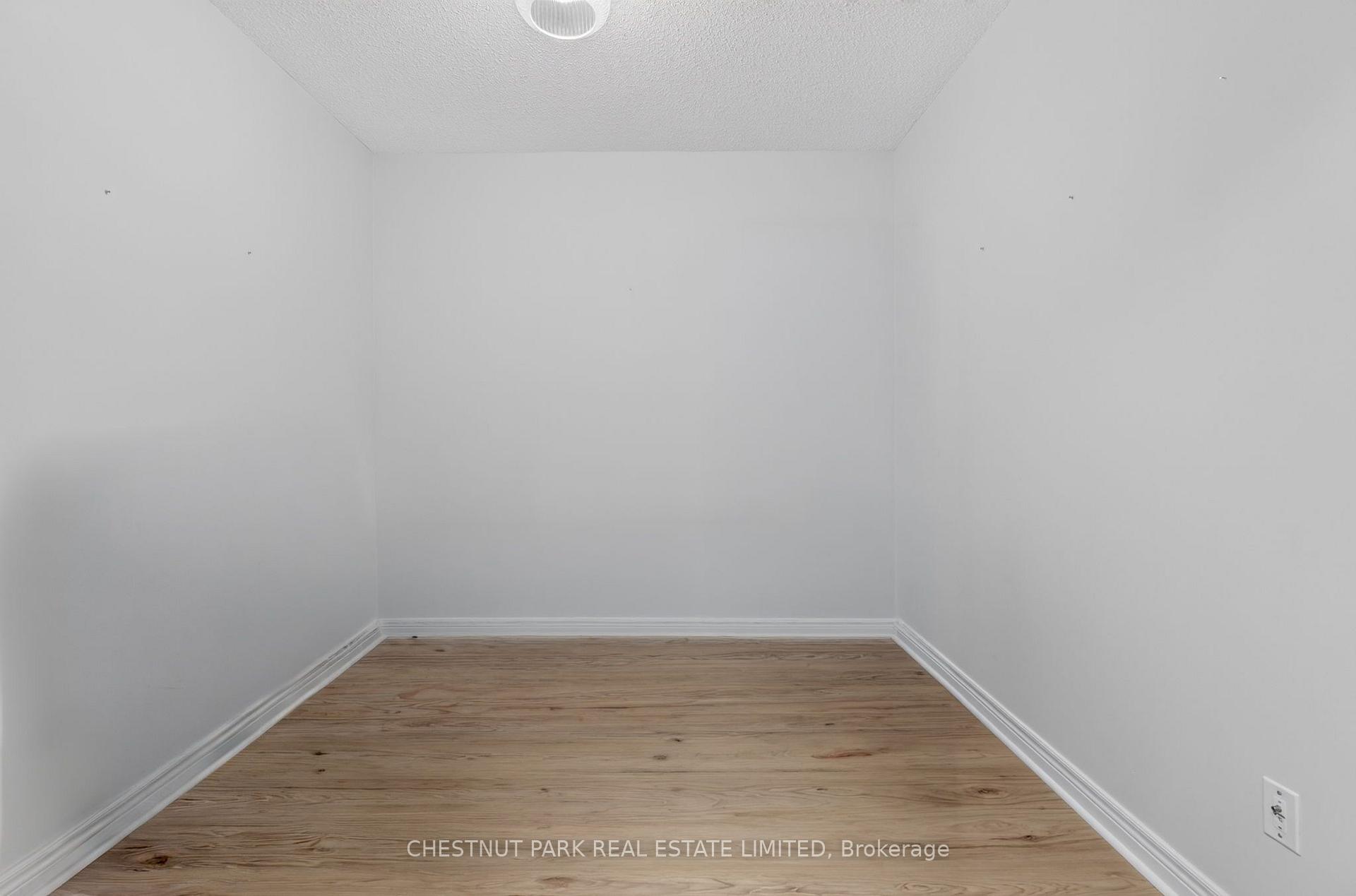 Photo 6 of Unit 205, 100 Promenade Circle, Vaughan, Brownridge — HOMEH