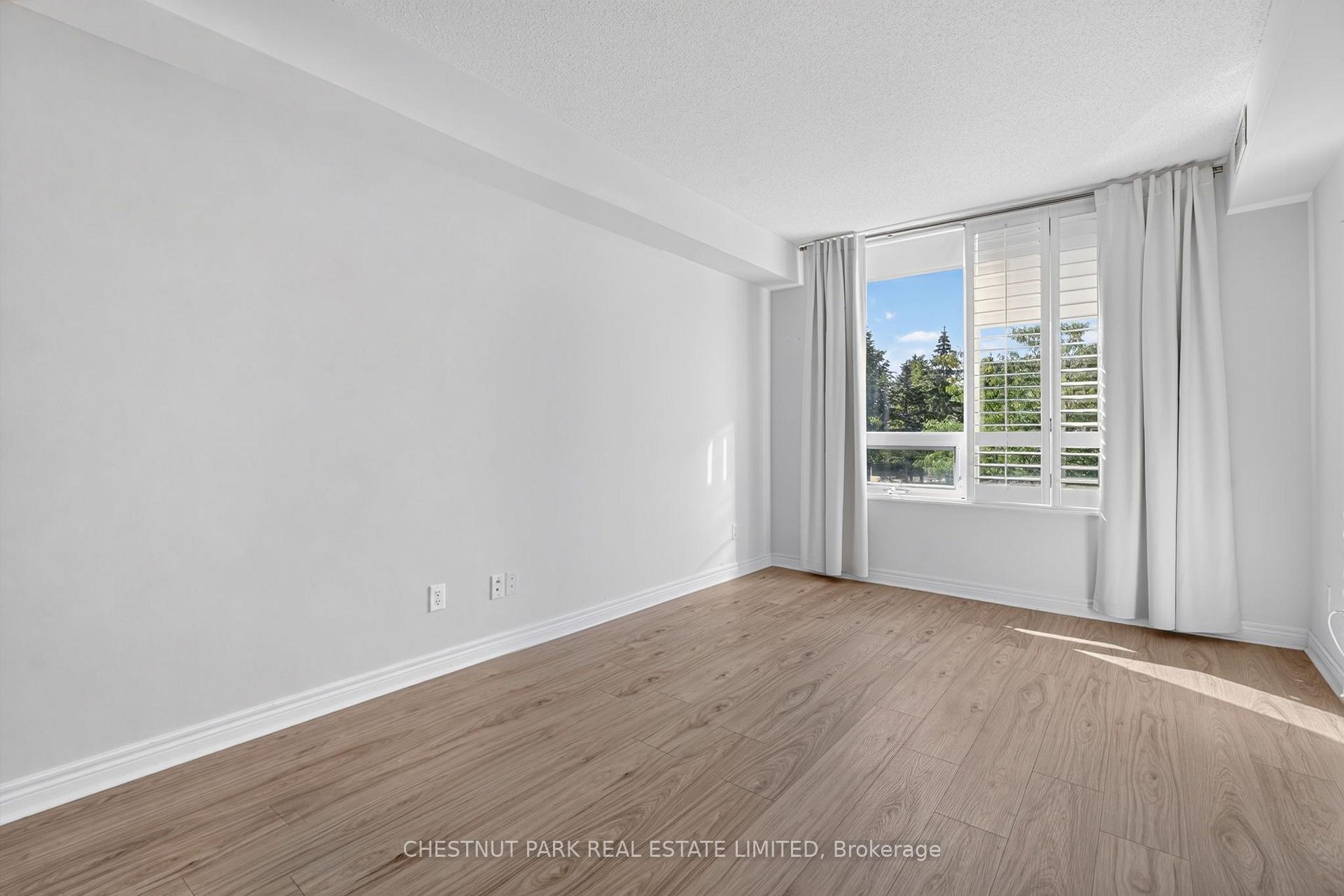 Photo 11 of Unit 205, 100 Promenade Circle, Vaughan, Brownridge — HOMEH