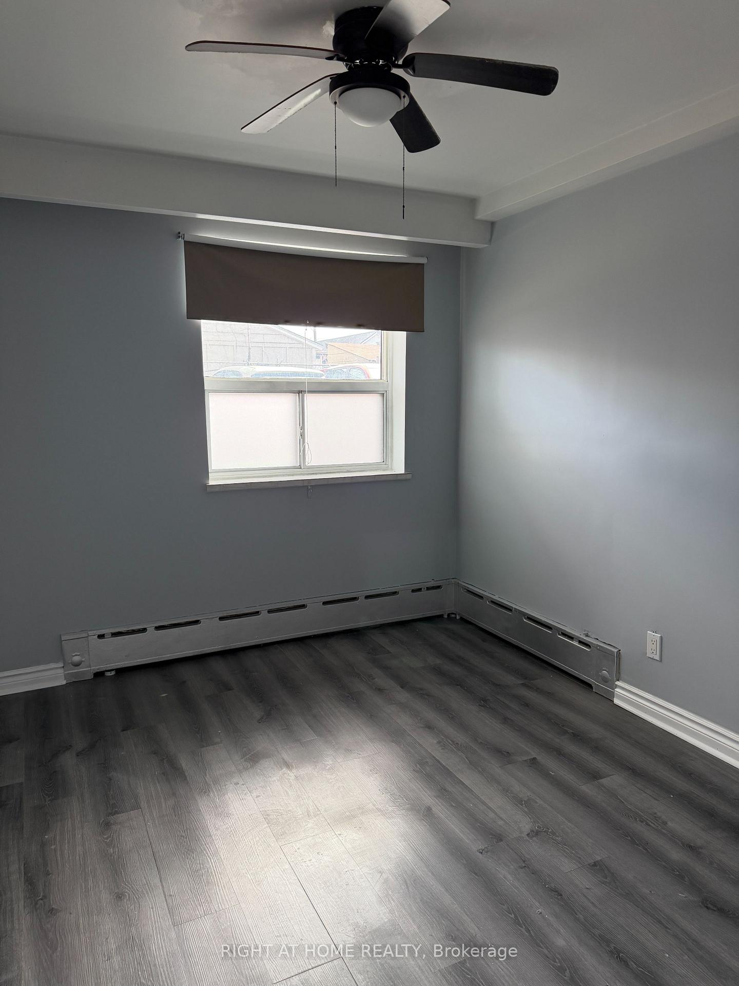 Photo 10 of Unit 10, 115 Eighth Street, Etobicoke, New Toronto — HOMEH