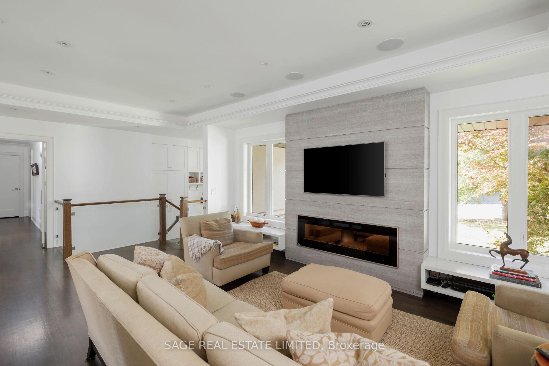 Photo 11 of 19 Oldham Road, Etobicoke, Princess-Rosethorn — HOMEH