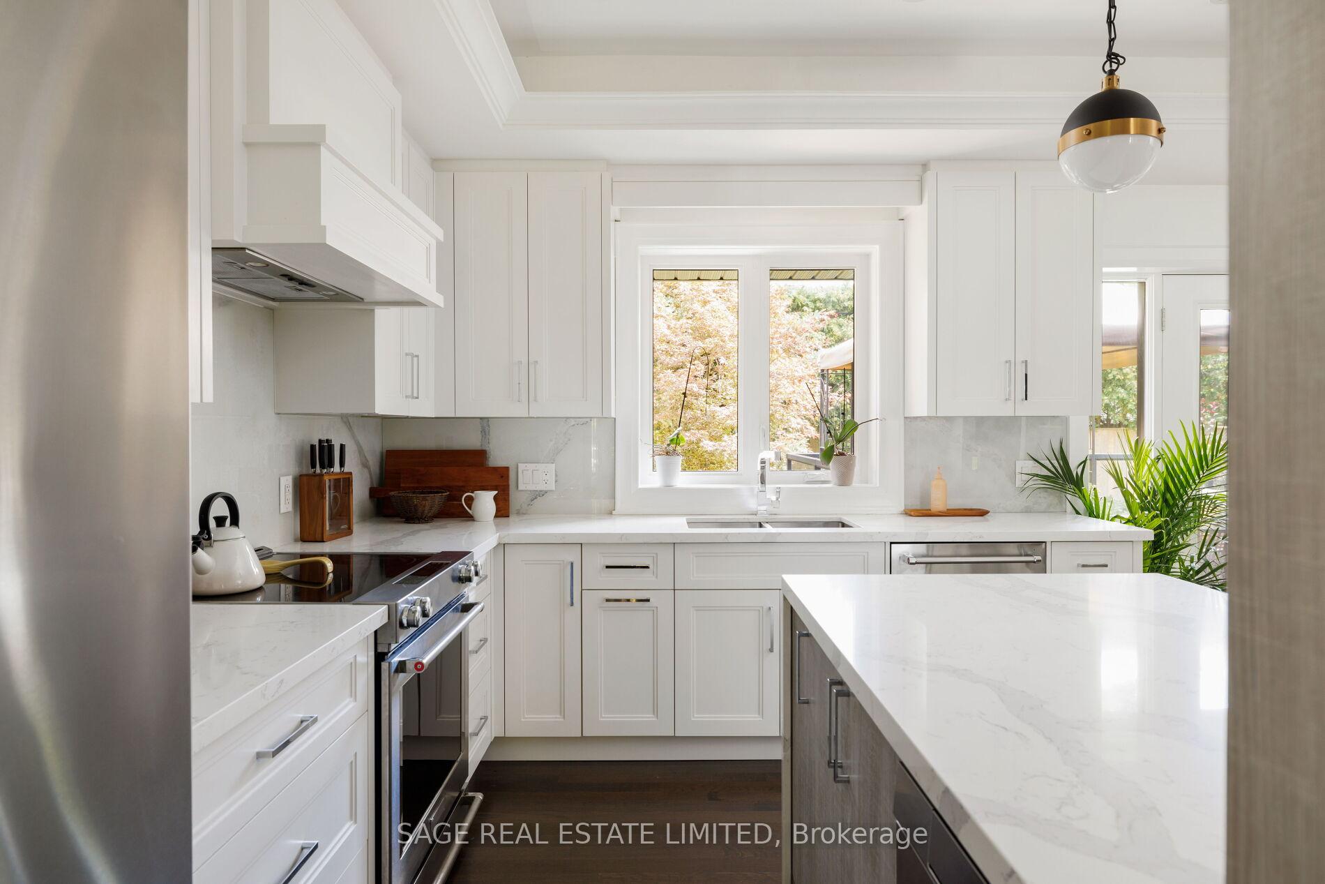 Photo 18 of 19 Oldham Road, Etobicoke, Princess-Rosethorn — HOMEH