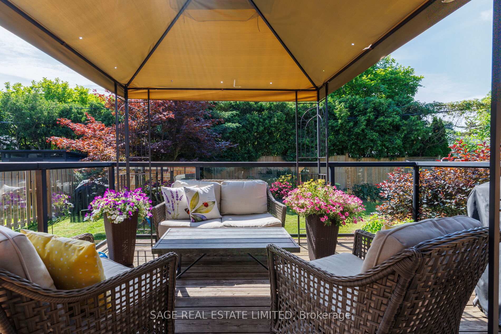 Photo 23 of 19 Oldham Road, Etobicoke, Princess-Rosethorn — HOMEH