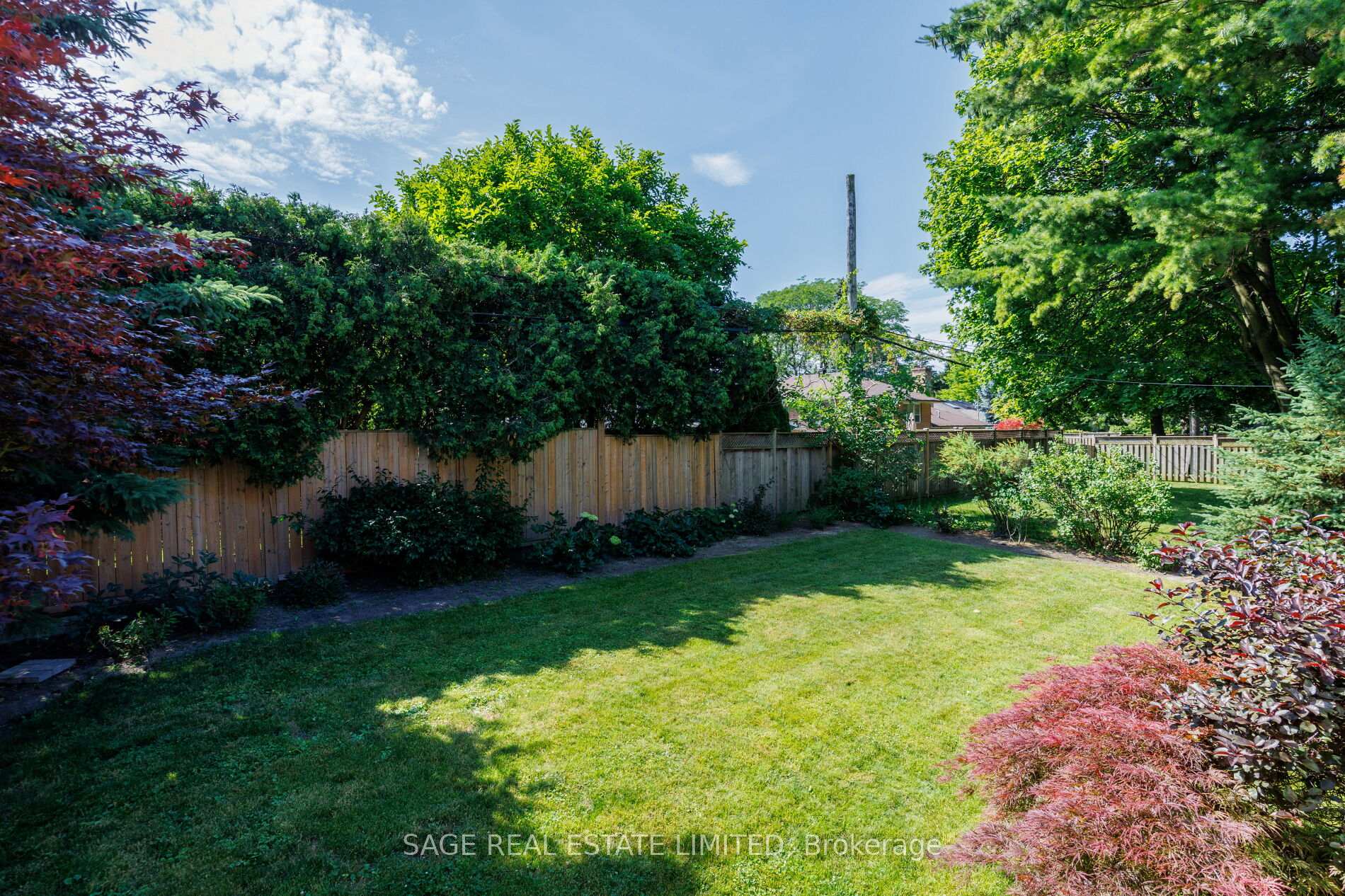 Photo 24 of 19 Oldham Road, Etobicoke, Princess-Rosethorn — HOMEH