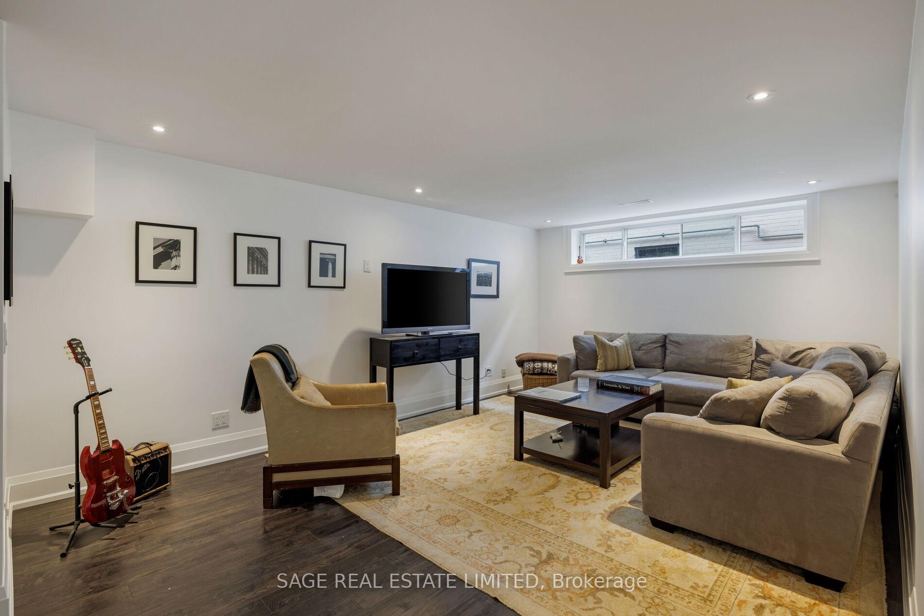 Photo 38 of 19 Oldham Road, Etobicoke, Princess-Rosethorn — HOMEH